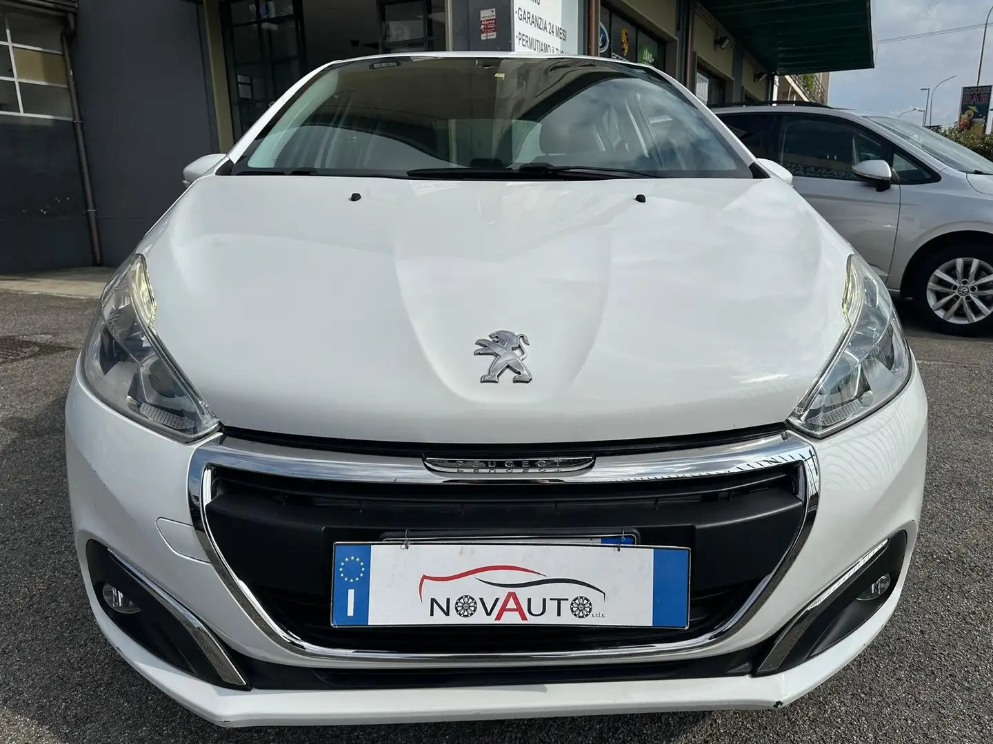 Peugeot 208 PureTech 82 5p Allure Wit - 1