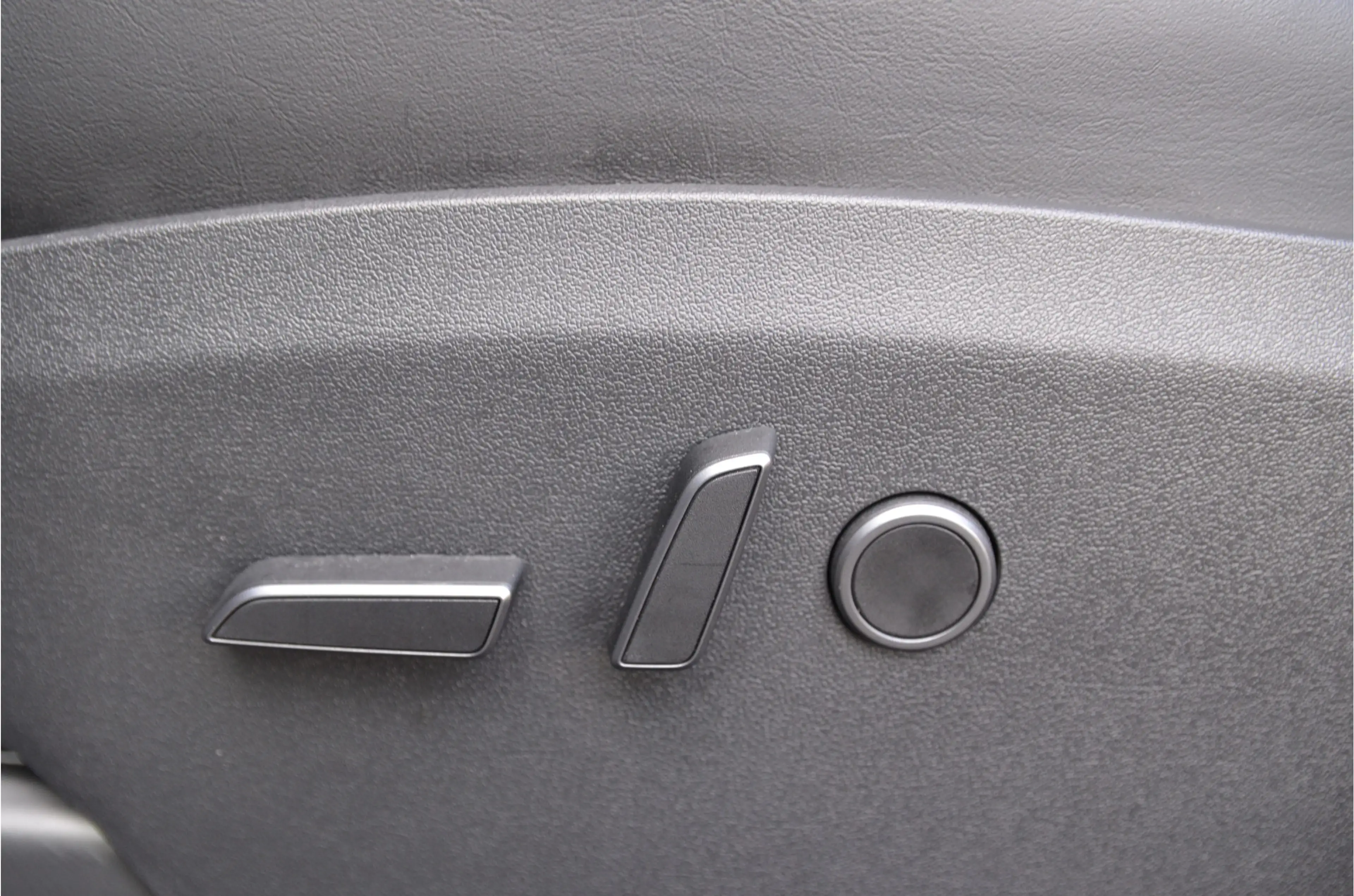 Tesla Model Y Long Range AWD 75 kWh AutoPilot4.0 (FSD 99,- p/mnd — photo 4