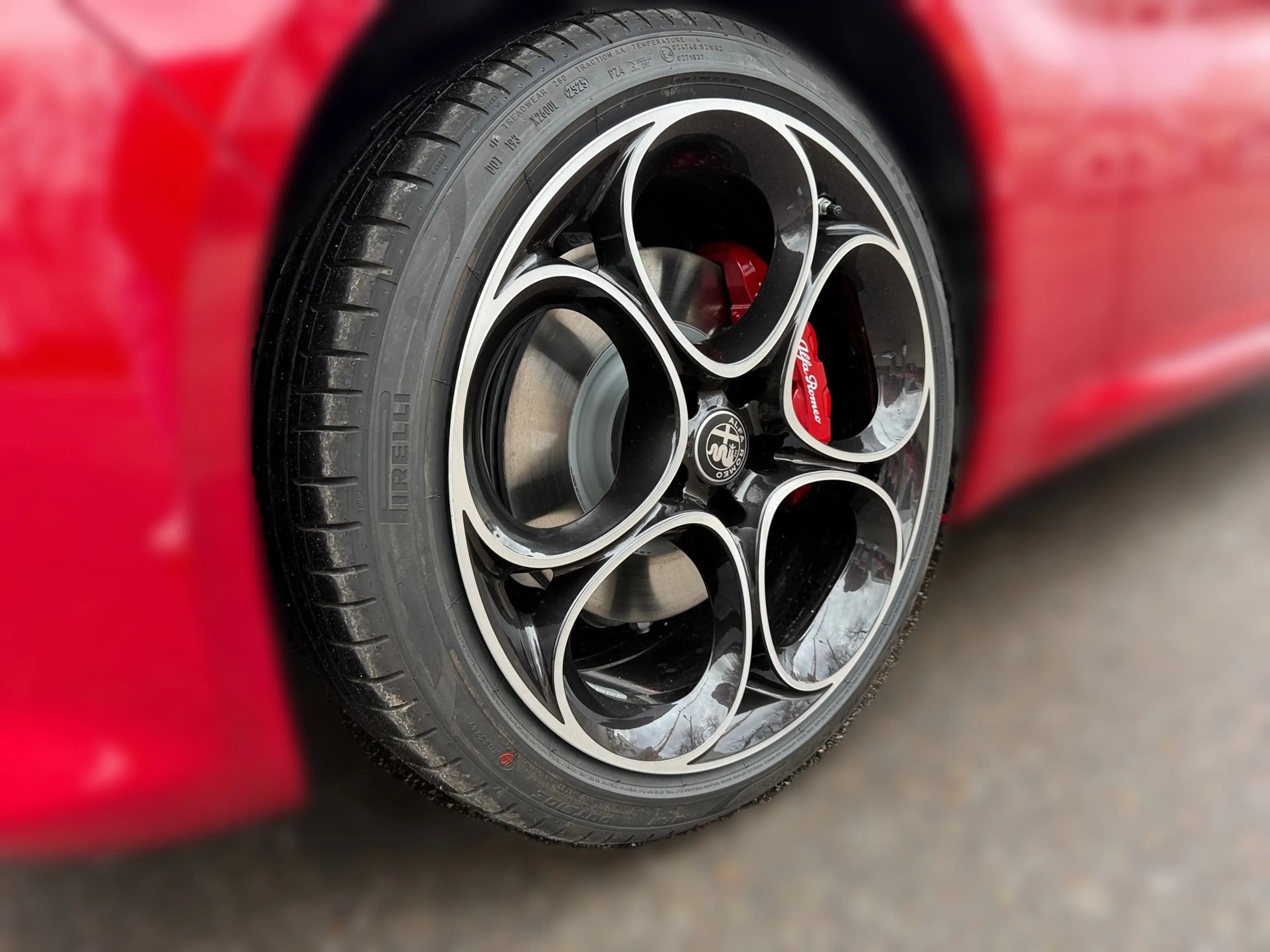 Alfa Romeo Giulia Veloce Q4|Technologie-Paket|Premium-Paket — photo 16