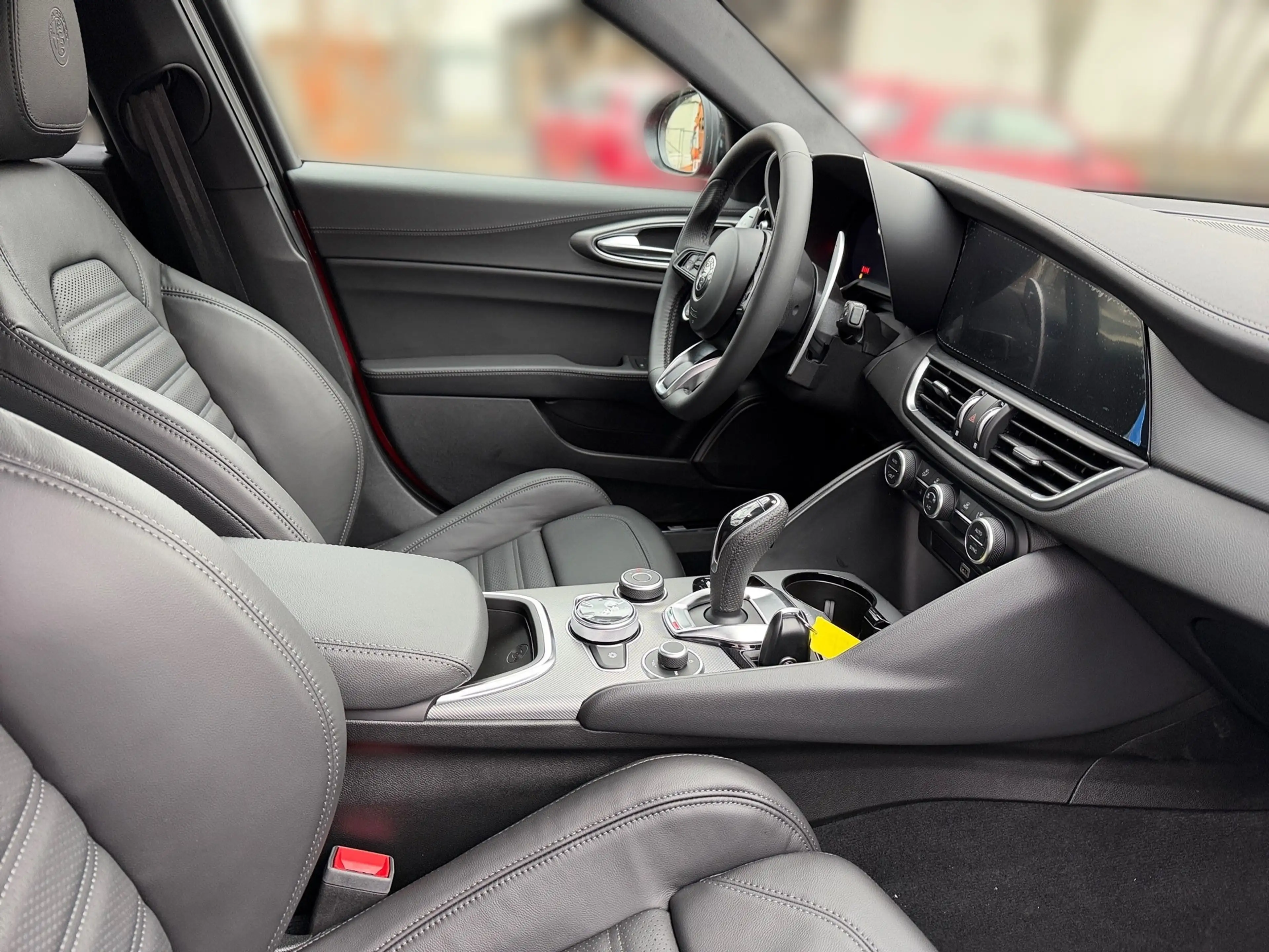 Alfa Romeo Giulia Veloce Q4|Technologie-Paket|Premium-Paket — photo 3