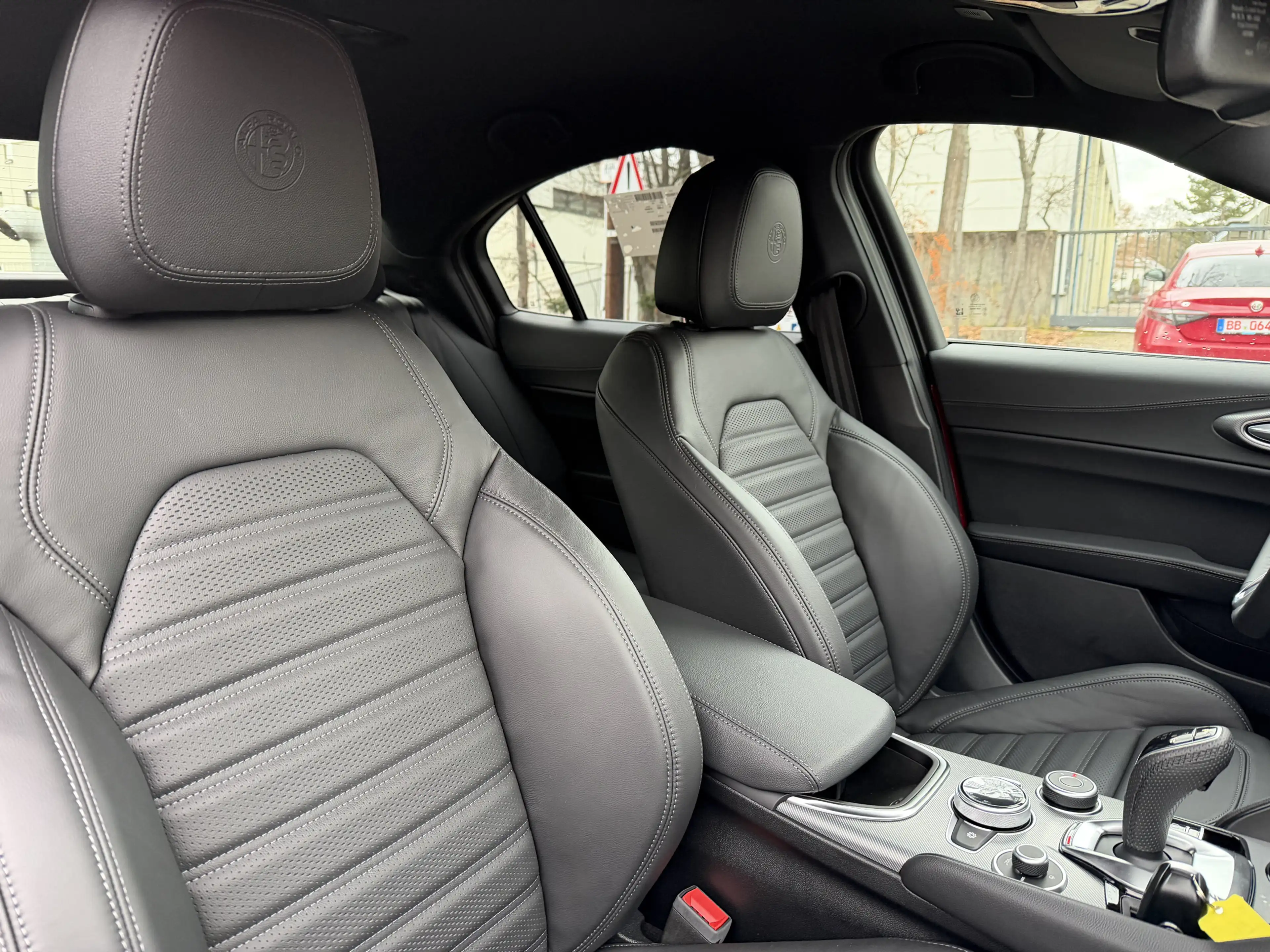 Alfa Romeo Giulia Veloce Q4|Technologie-Paket|Premium-Paket — photo 11
