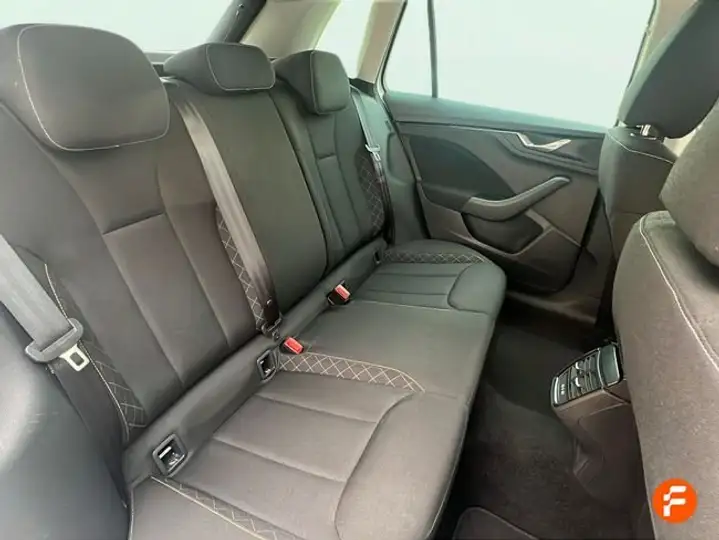 Škoda Kamiq 1.0 TSI Selection 2023, foto 18