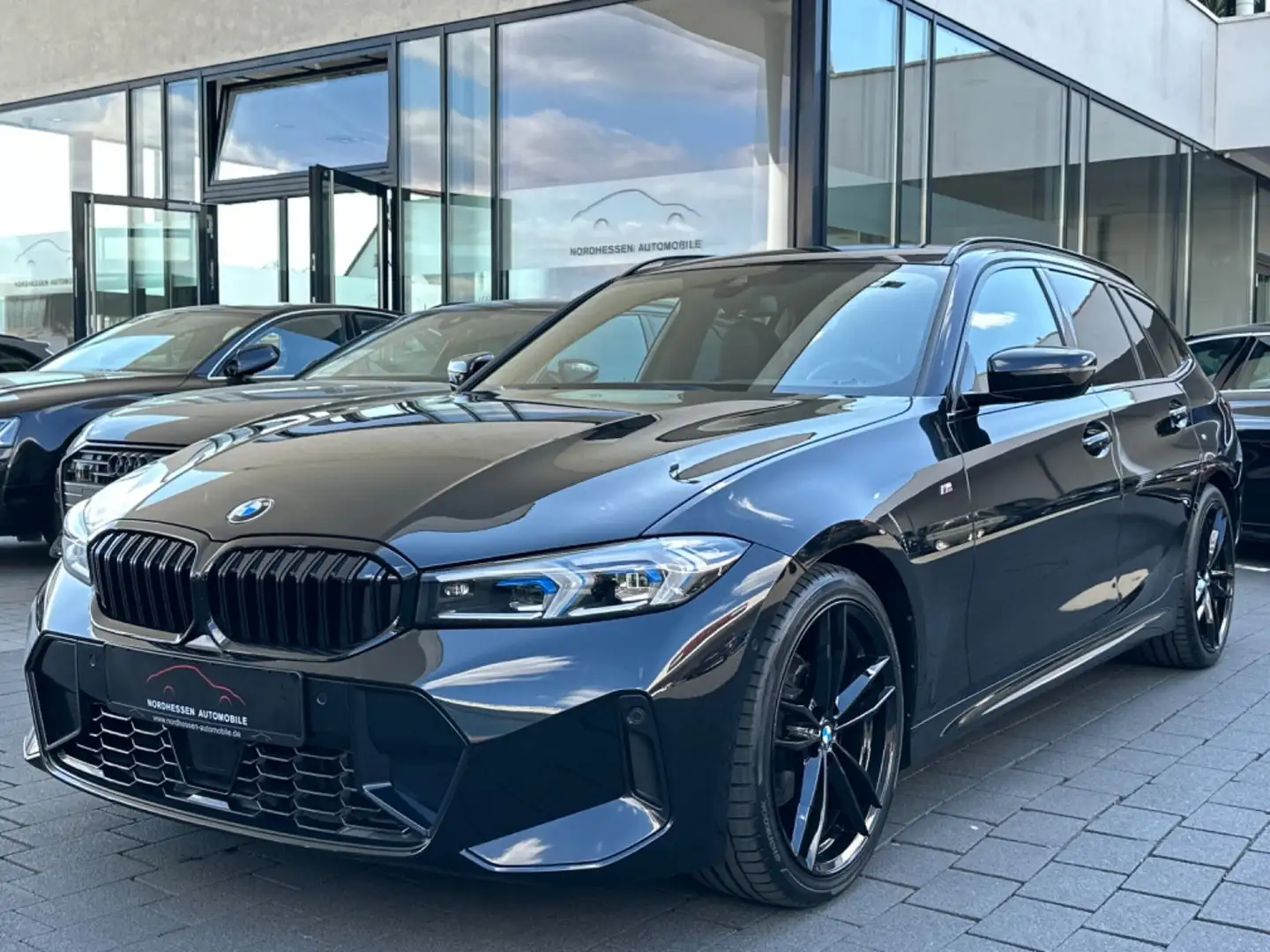 BMW 320 d Touring M Sport | Head-Up | Kamera | 19" Schwarz - 1