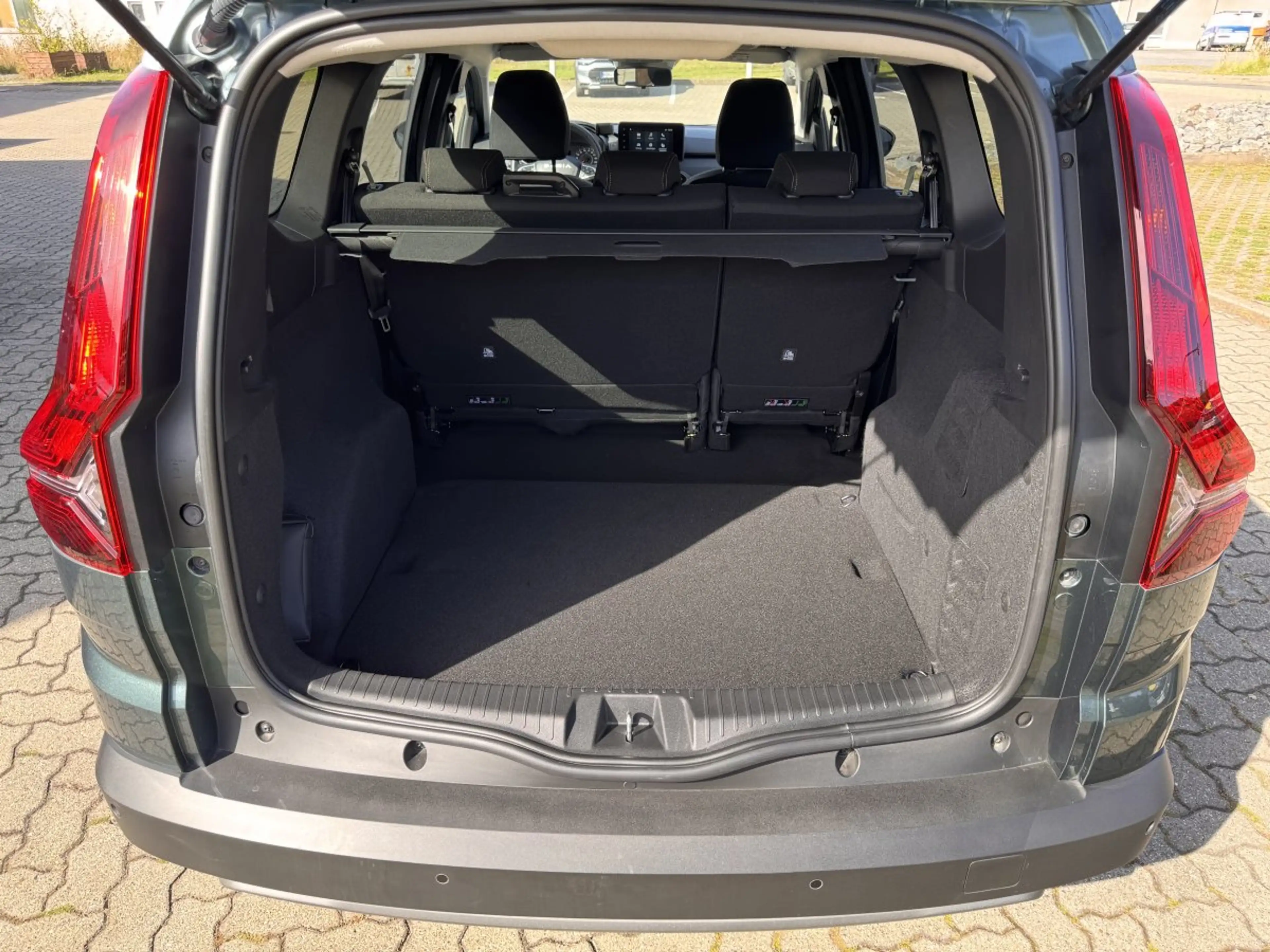 Dacia Jogger 1.0 TCe 110 EU6e Extreme — photo 13