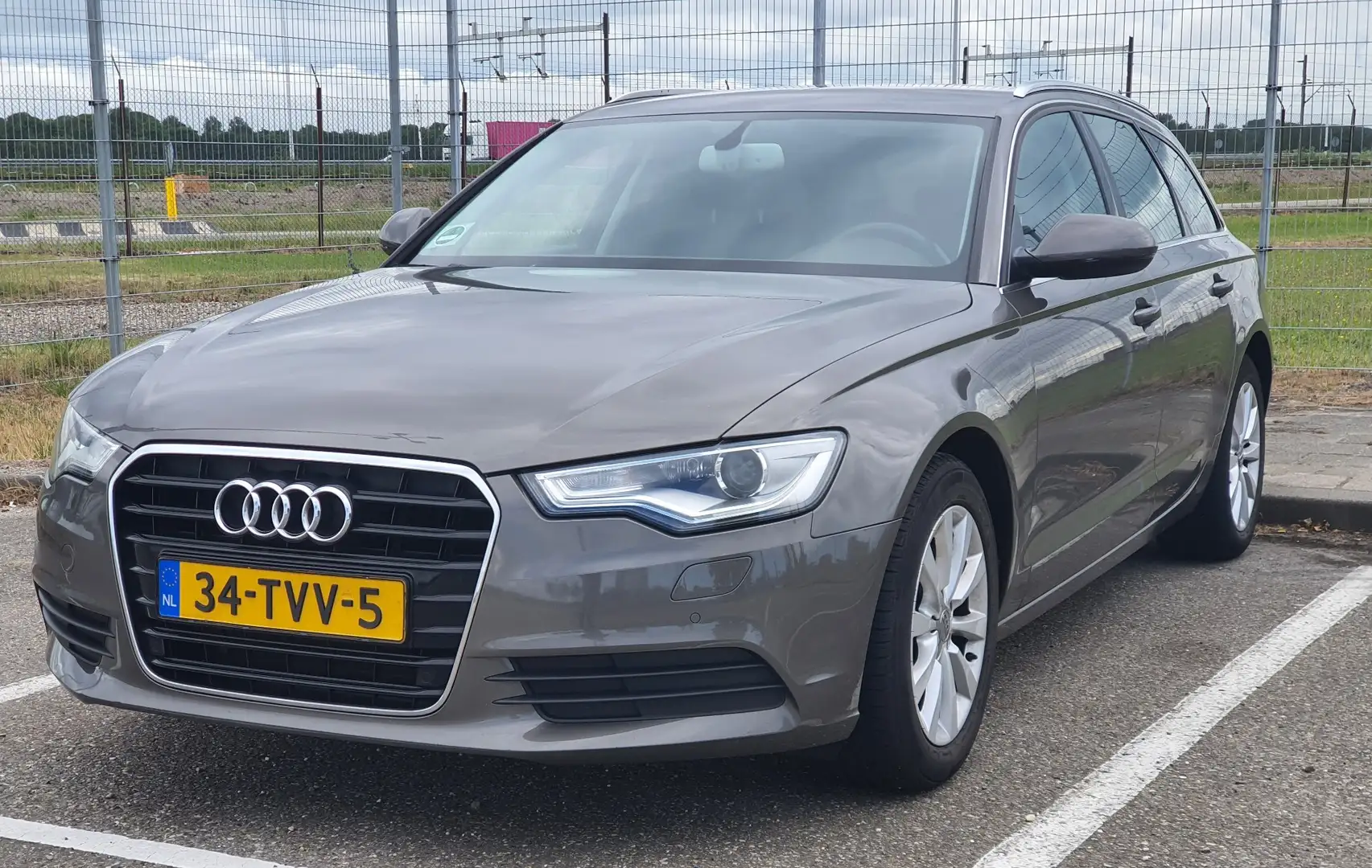 Audi A6 2.0 TDI Business Edition Bruin - 1
