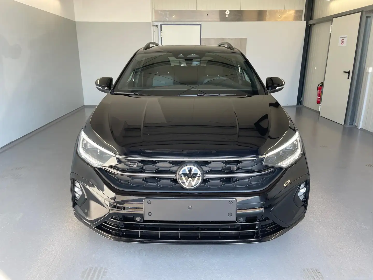 Volkswagen Taigo R-Line 115PS DSG GV5+AHK+Matrix+IQ.Drive+Black+... Schwarz - 2