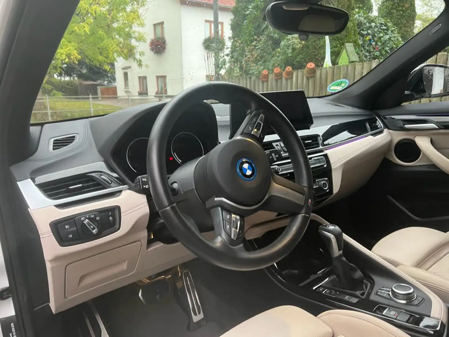 BMW X2 M xDrive25e Sport X - HUD, Panoramadach Weiß - 2