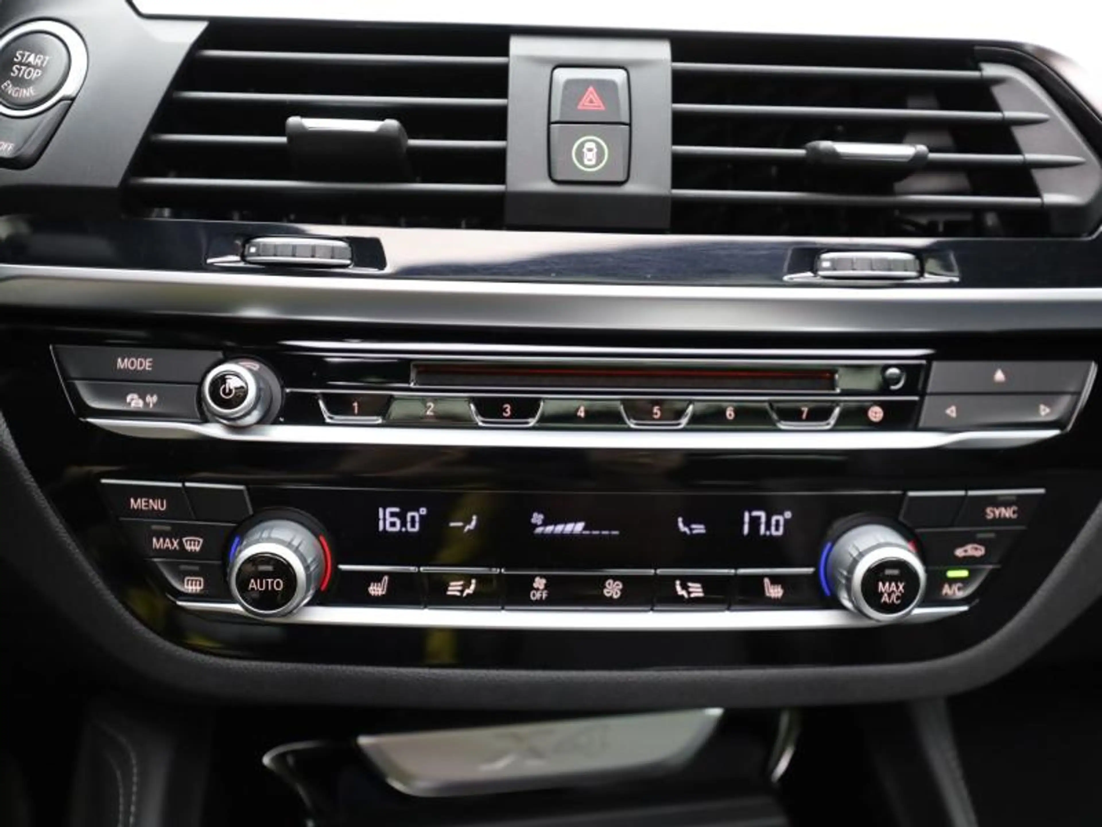 BMW X4 M SPORT - PANO-DAK - LEDER — photo 14