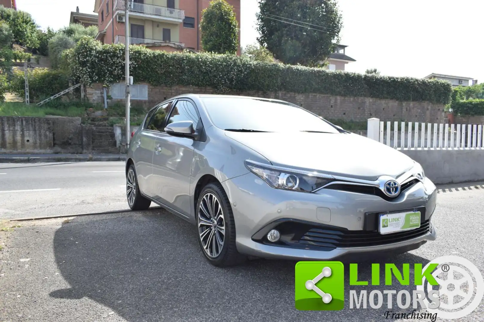 Toyota Auris 1.8 Hybrid Lounge Gris - 2