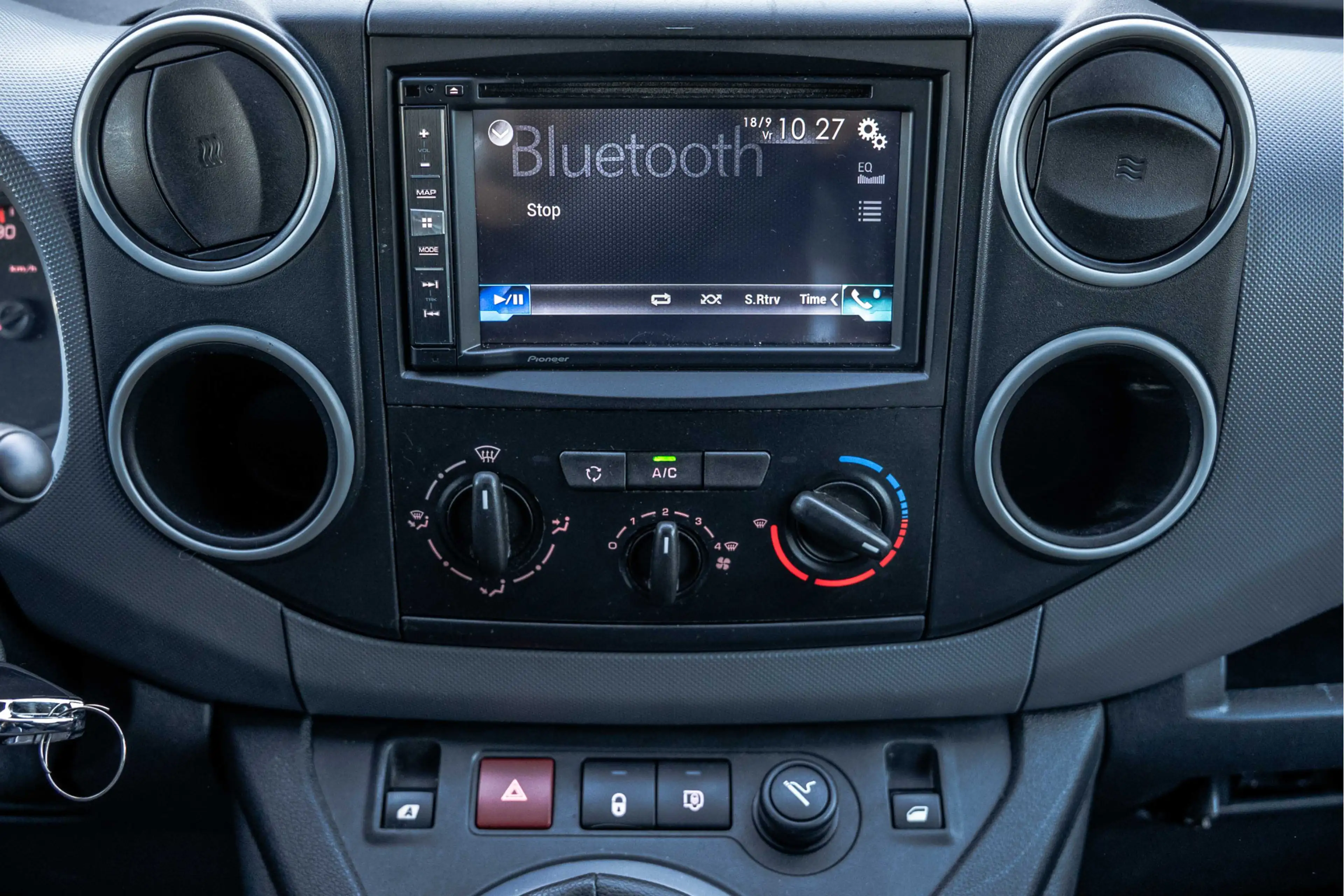 Peugeot Partner | Camera | Navi | Airco | Trekhaak — photo 17