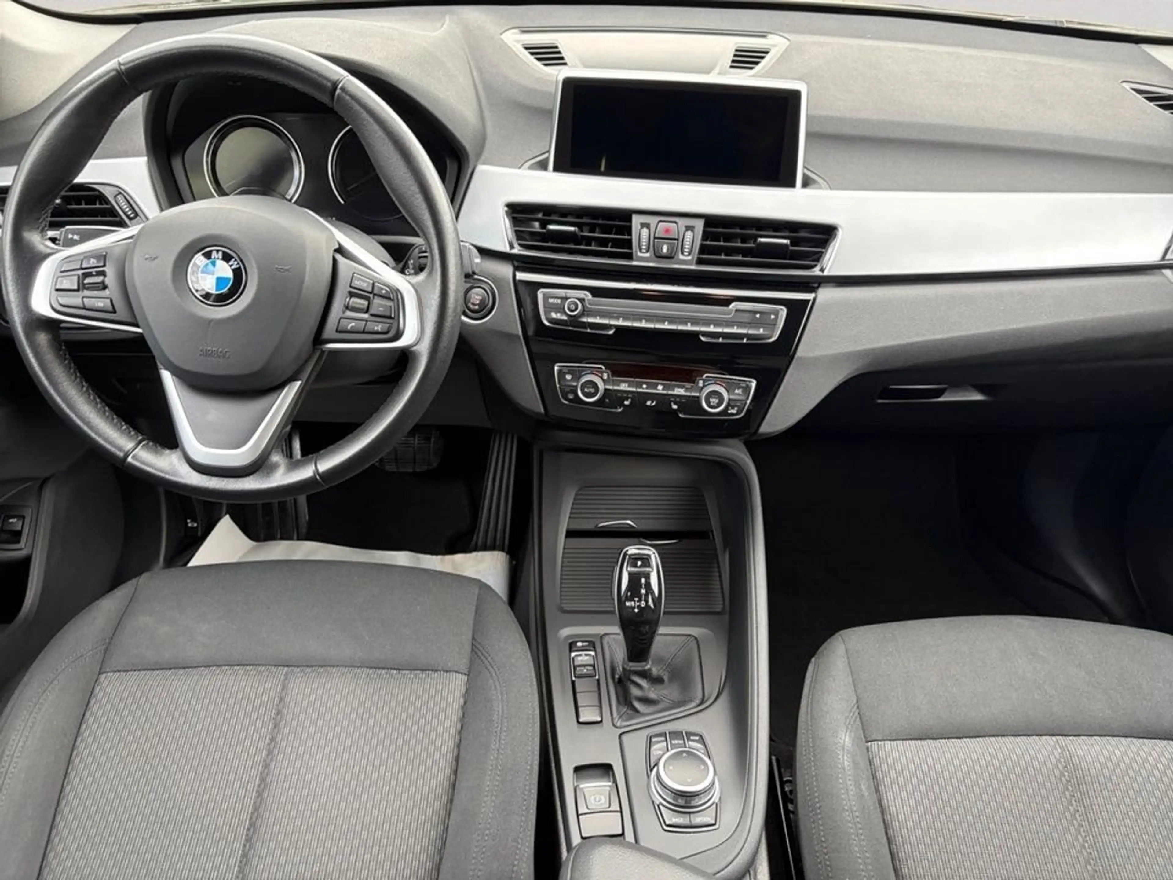 BMW X1 sDrive18d Advantage - EXPORT-19% — photo 11