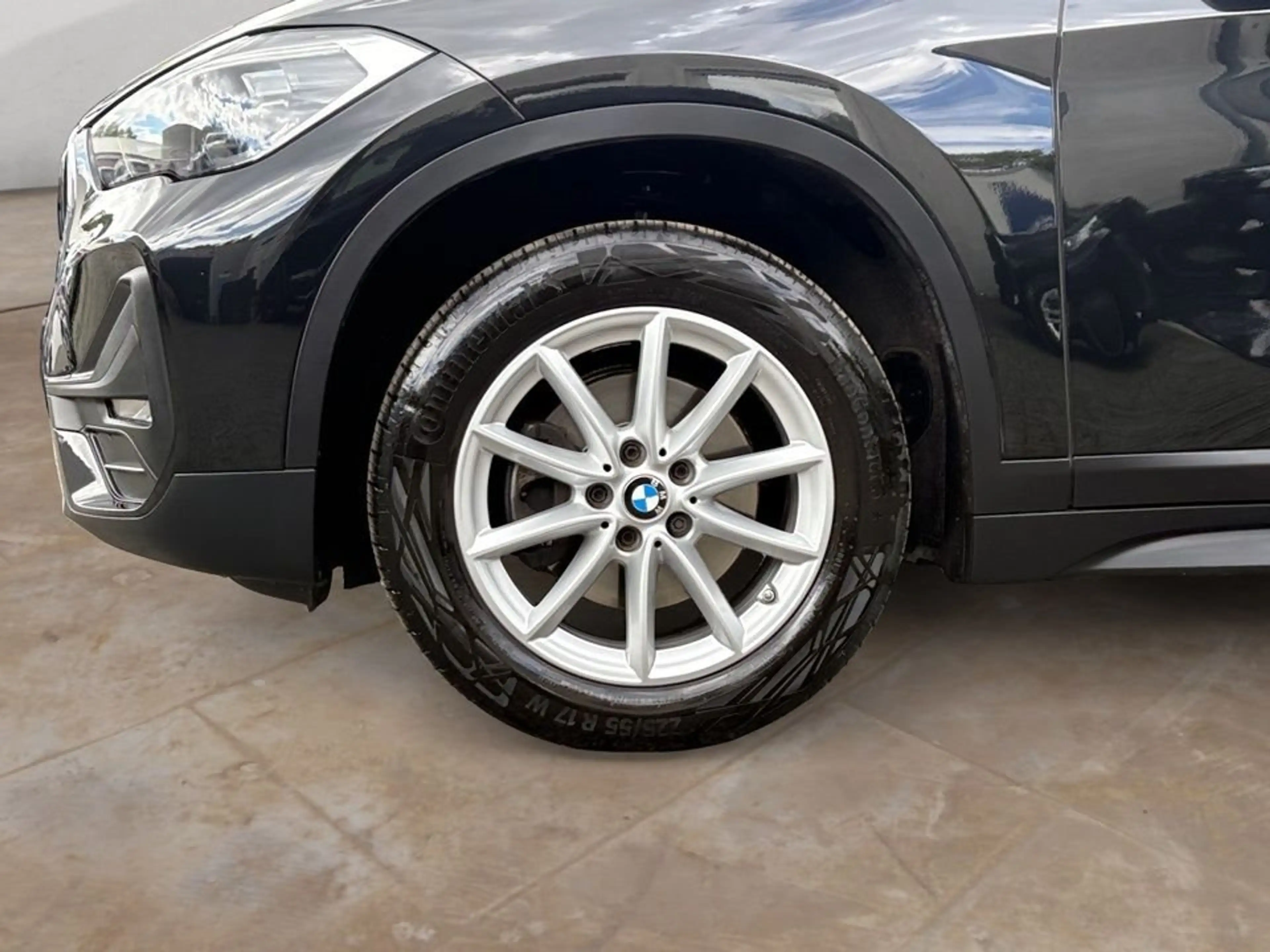 BMW X1 sDrive18d Advantage - EXPORT-19% — photo 2