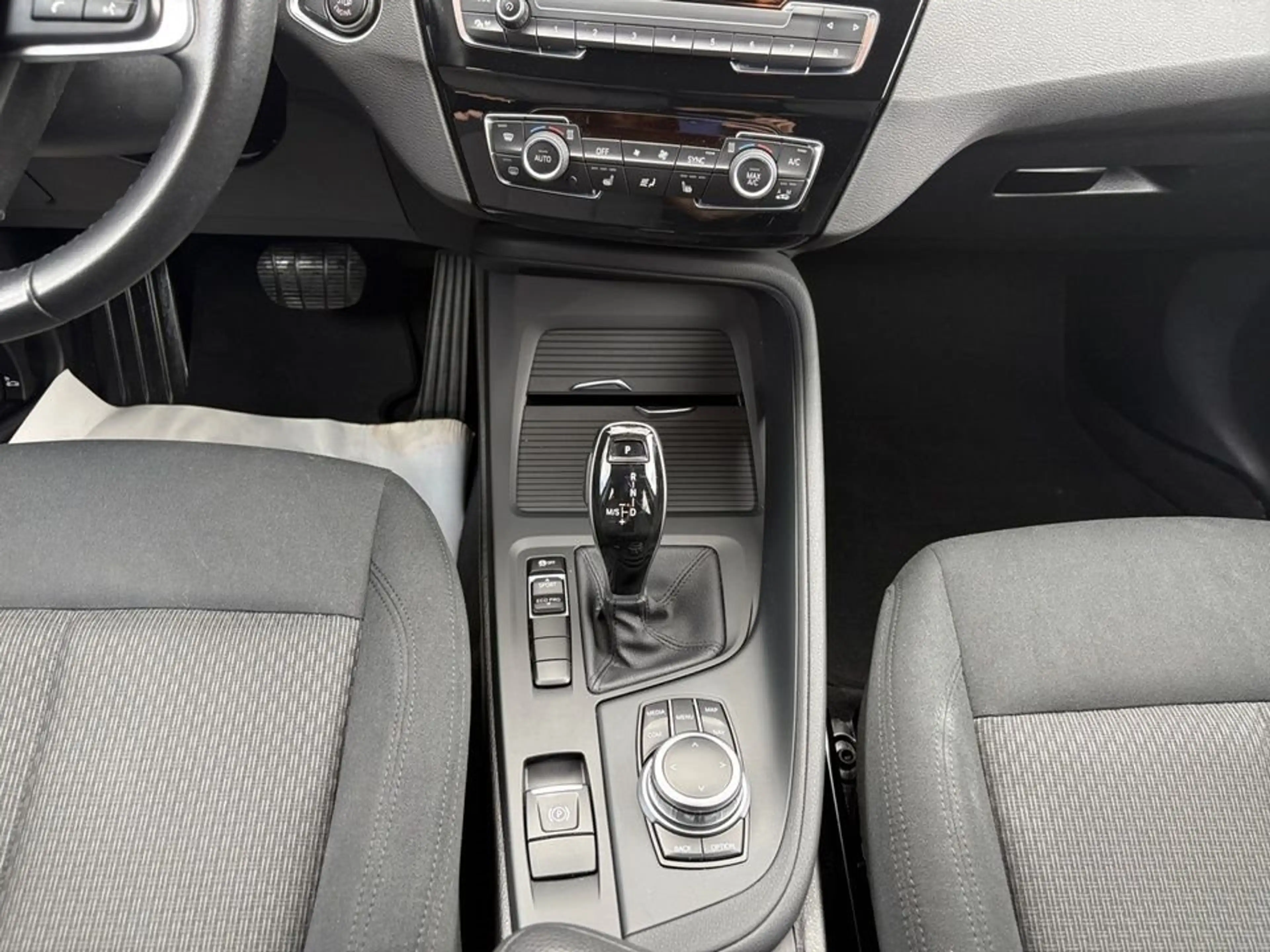 BMW X1 sDrive18d Advantage - EXPORT-19% — photo 12