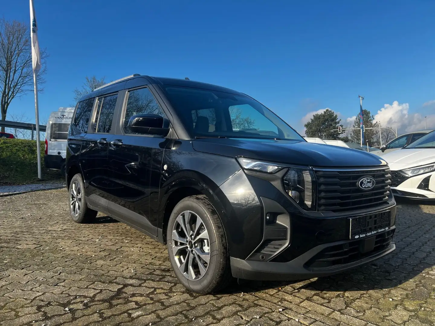 Ford Tourneo Courier Titanium Auto. Winter-P. 5J Gara Nero - 1