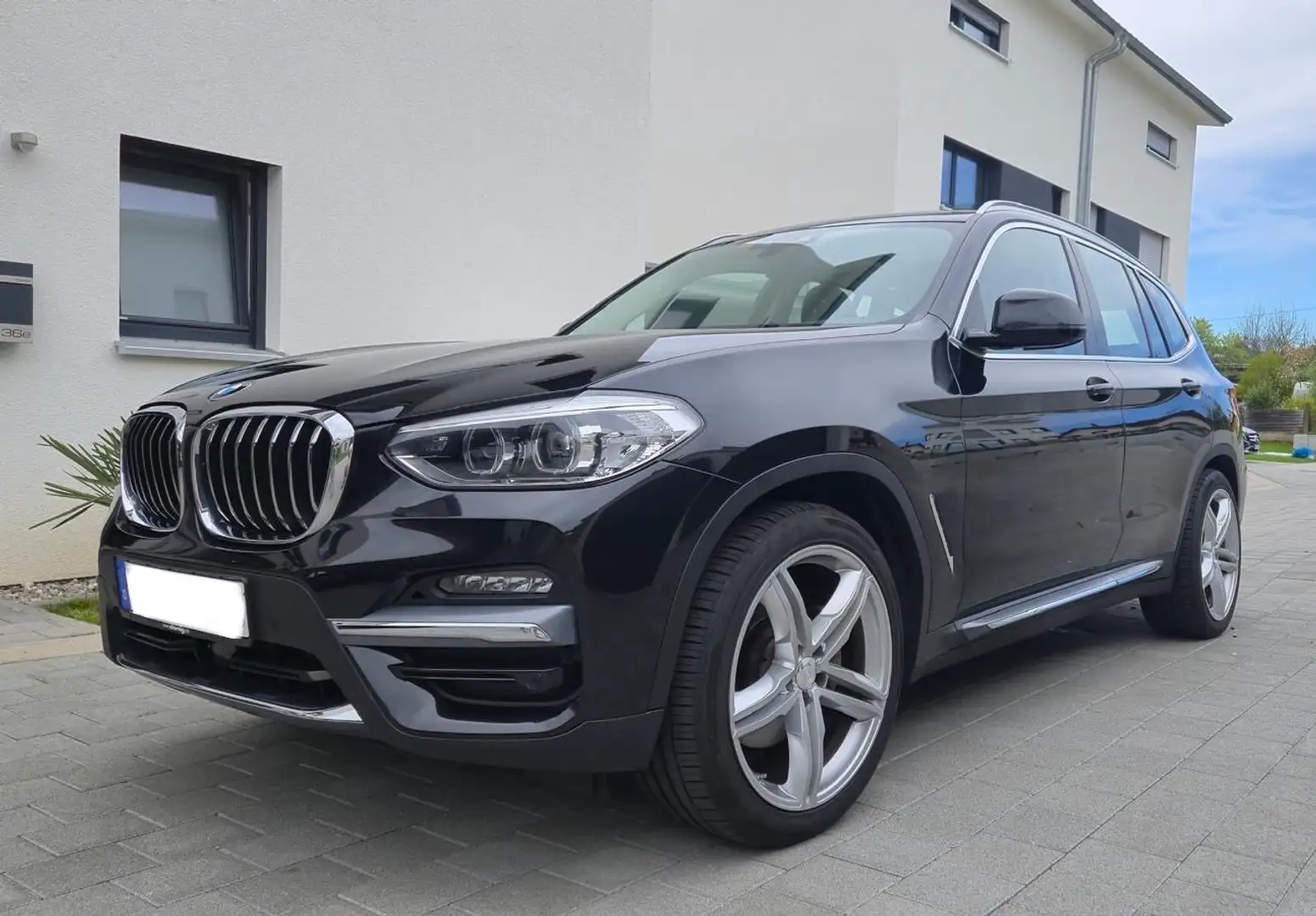 BMW X3 xDrive 30 d Luxury Line Schwarz - 2