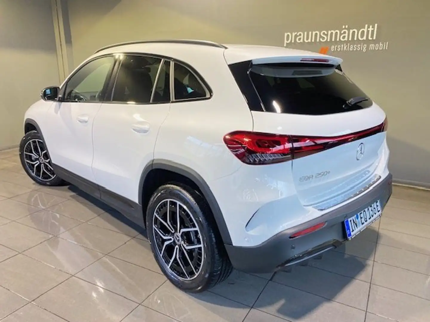 Mercedes-Benz EQA 250+ AMG/Night/19"/LED/Panorama/Business Белый - 2
