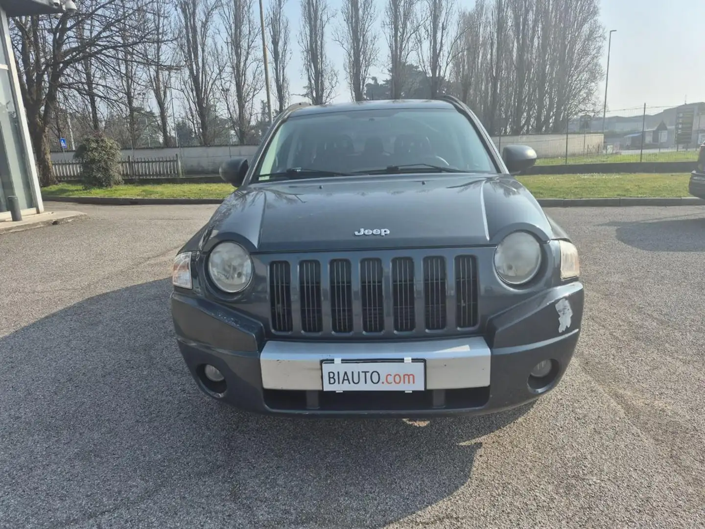 Jeep Compass 2.0 Turbodiesel DPF Limited Grau - 2