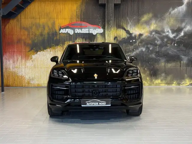 Porsche Cayenne view 2