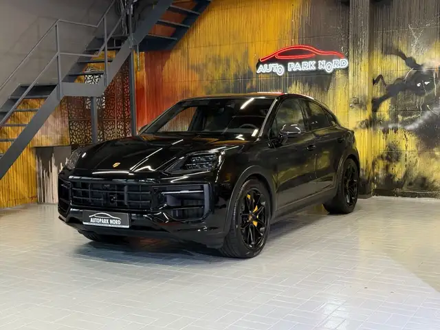 Porsche Cayenne view 3