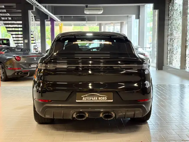Porsche Cayenne view 6
