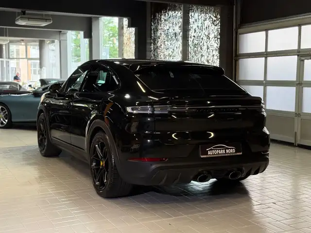 Porsche Cayenne view 5
