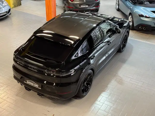 Porsche Cayenne view 10