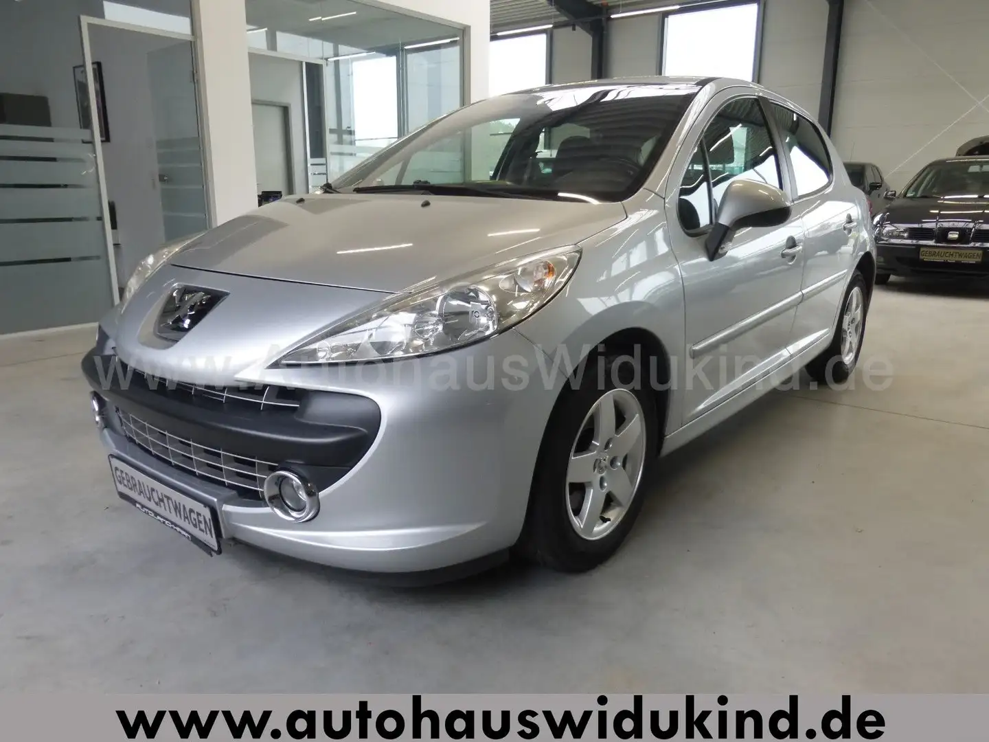 Peugeot 207 1.4 Sport Klimaaut. nur 128000 km TÜV AU neu Silber - 1