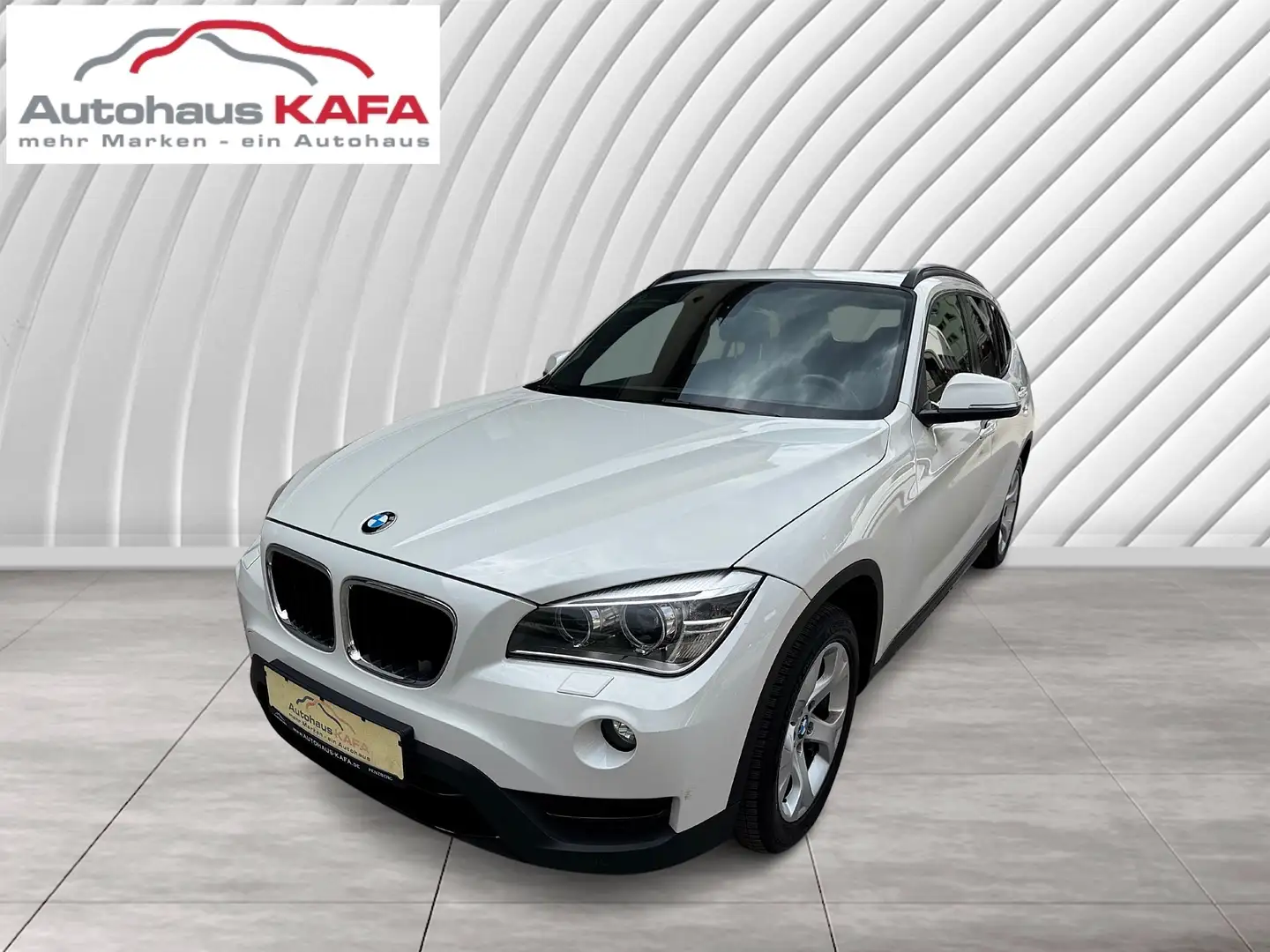 BMW X1 20 d xDrive** Spor Line /Facelift/Pano/Leder** Blanc - 2