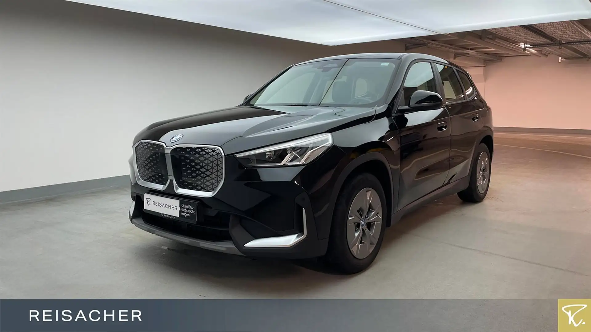 BMW X1 IX1 A XDRIVE30 LCPlus DA+ ACC RFK DAB+ LM17" Schwarz - 1