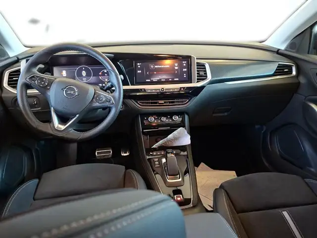 Opel Grandland X view 3