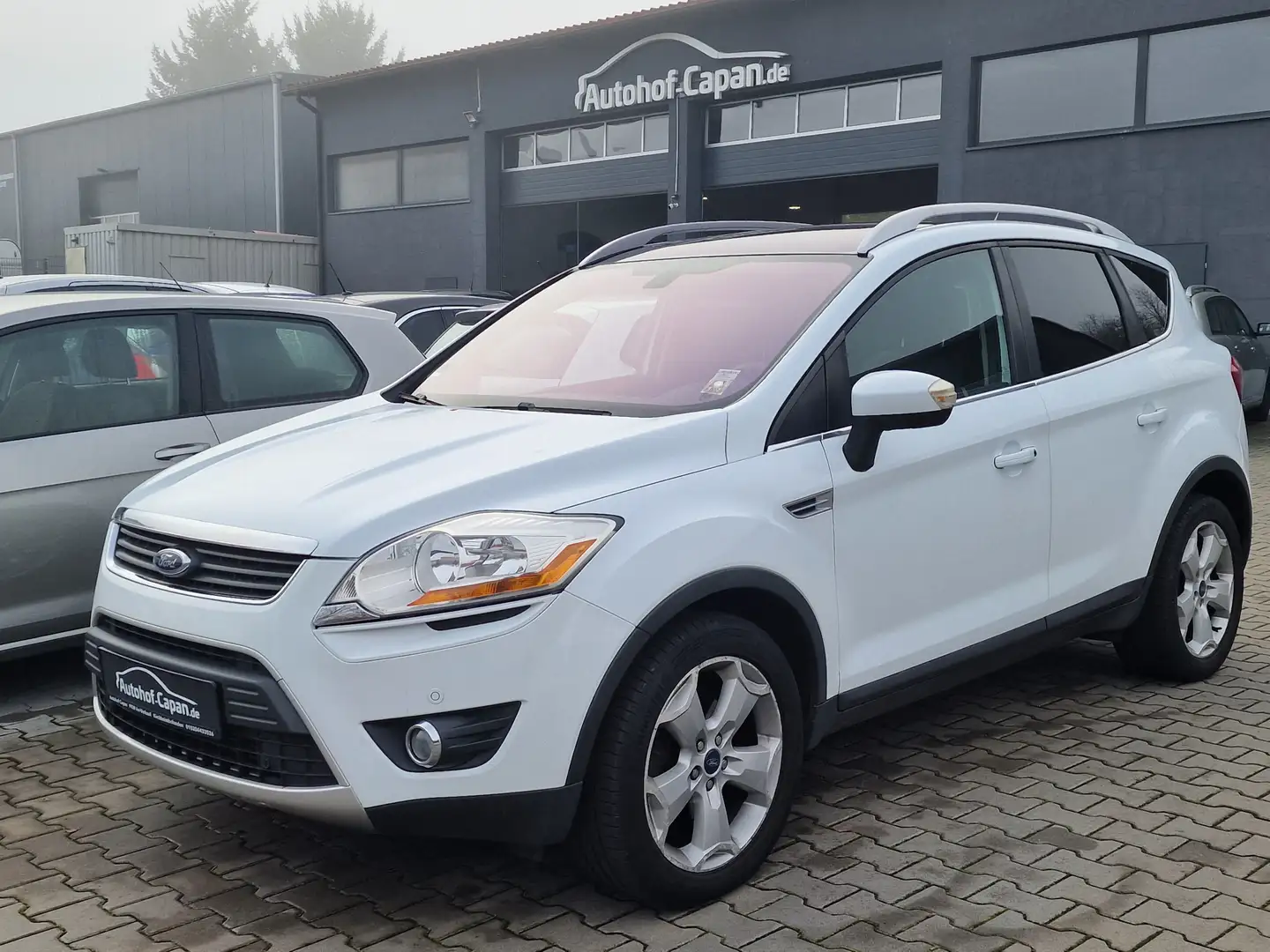 Ford Kuga Kuga Diesel 2.0 TDCi 2x4 Titanium/AHK/Leder/Sitzh/ - 1