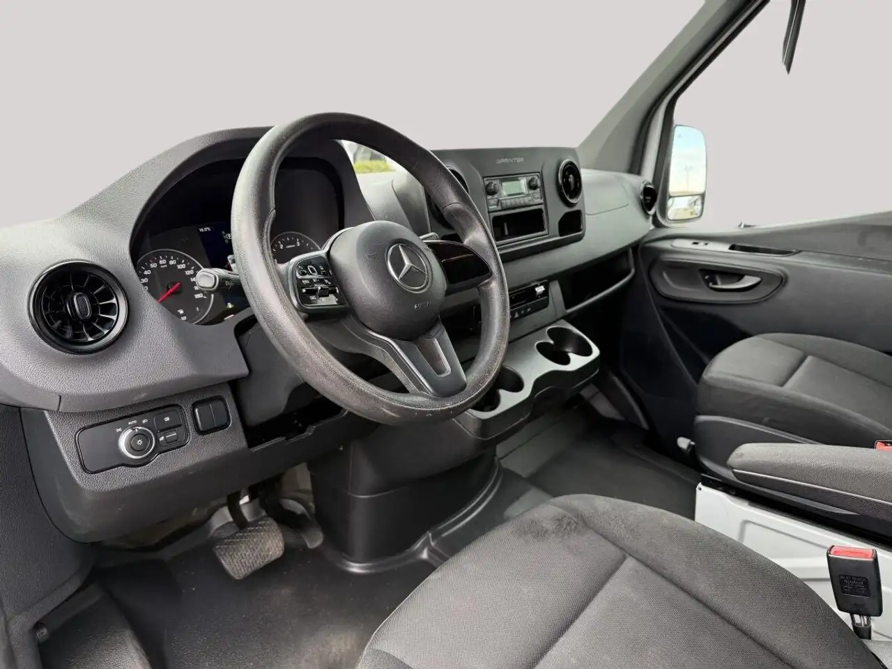 Mercedes-Benz Sprinter снимка Mercedes-Benz Sprinter