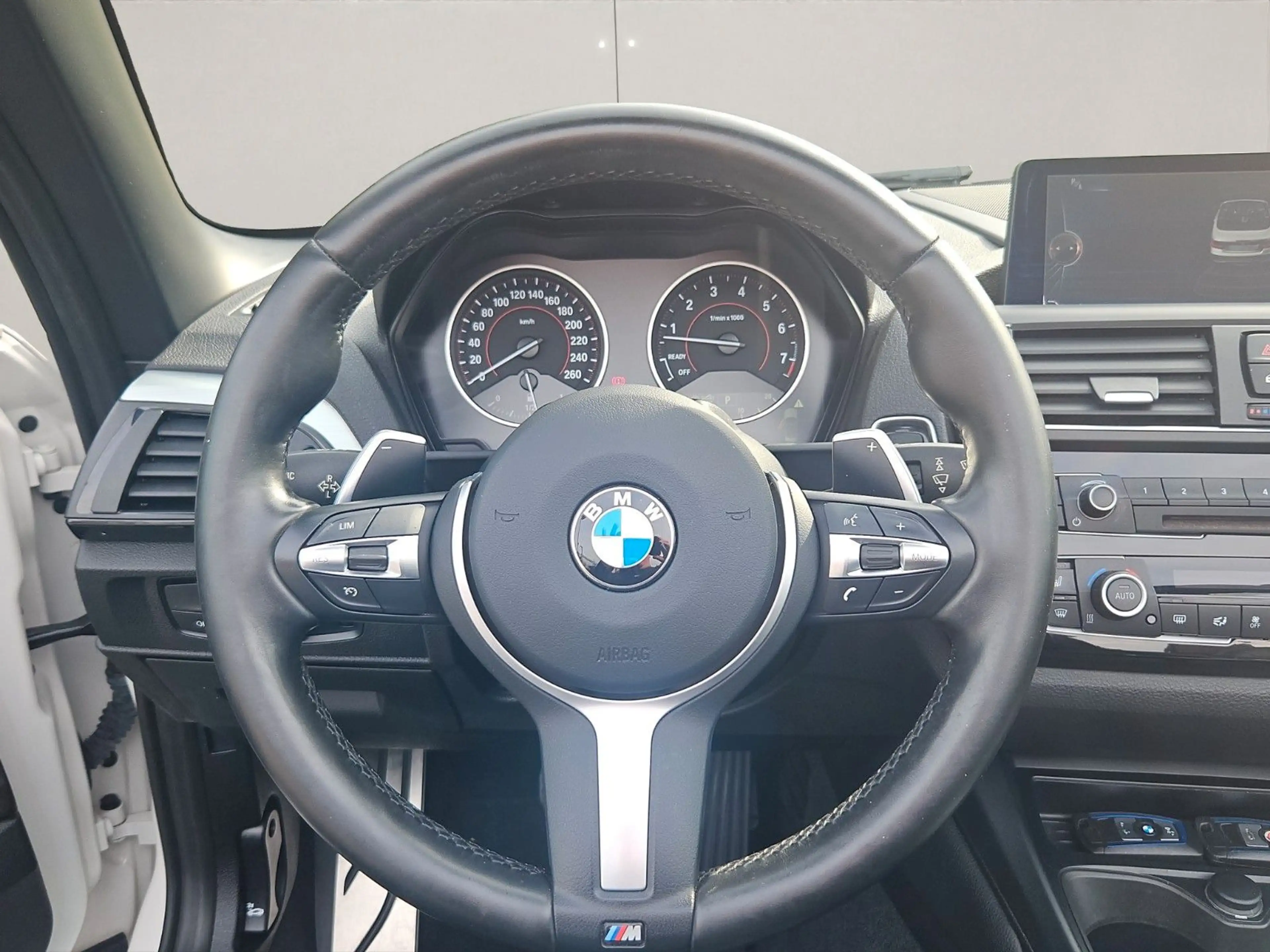 BMW 235 Cabrio*TÜV NEU*GARANTIE*XENON*PDC*NAVI*LED — photo 13