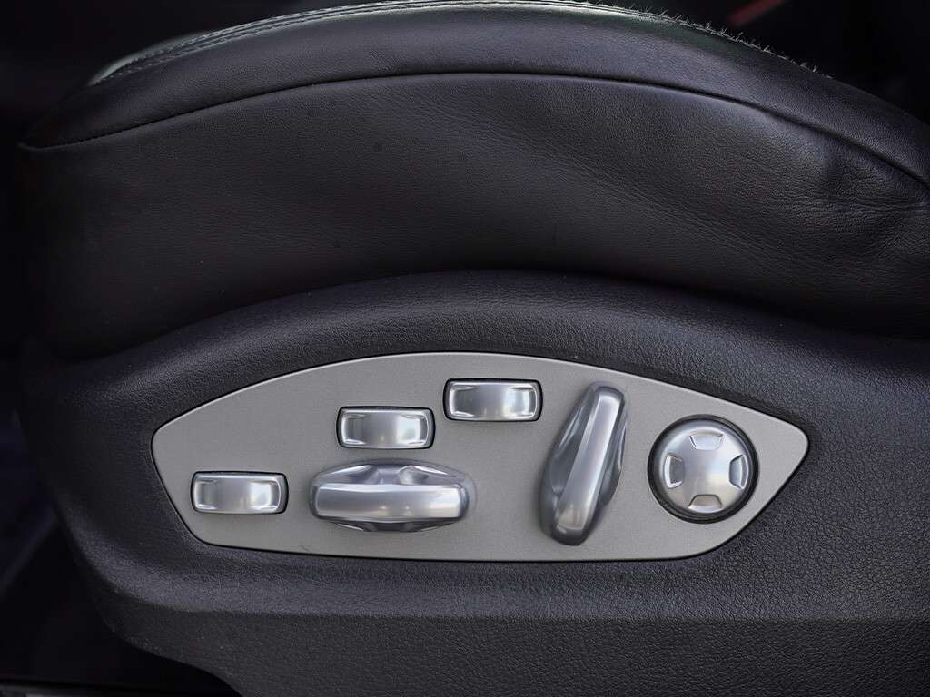 2017 Porsche Macan GTS Panoramic roof BSM thumb 14