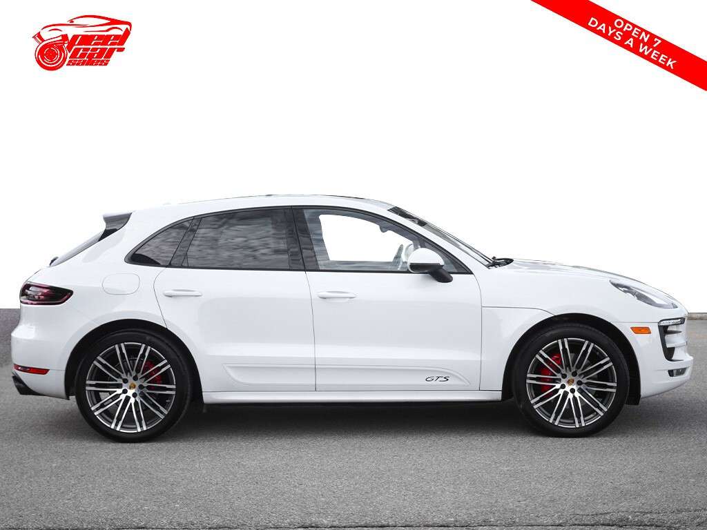 2017 Porsche Macan GTS Panoramic roof BSM thumb 6