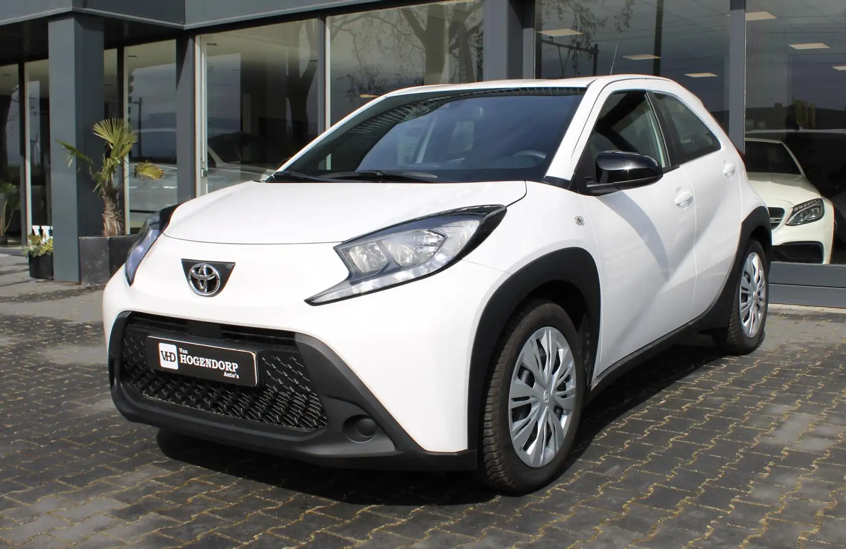 Toyota Aygo X 1.0 VVT-i MT CARPLAY CAMERA Wit - 1