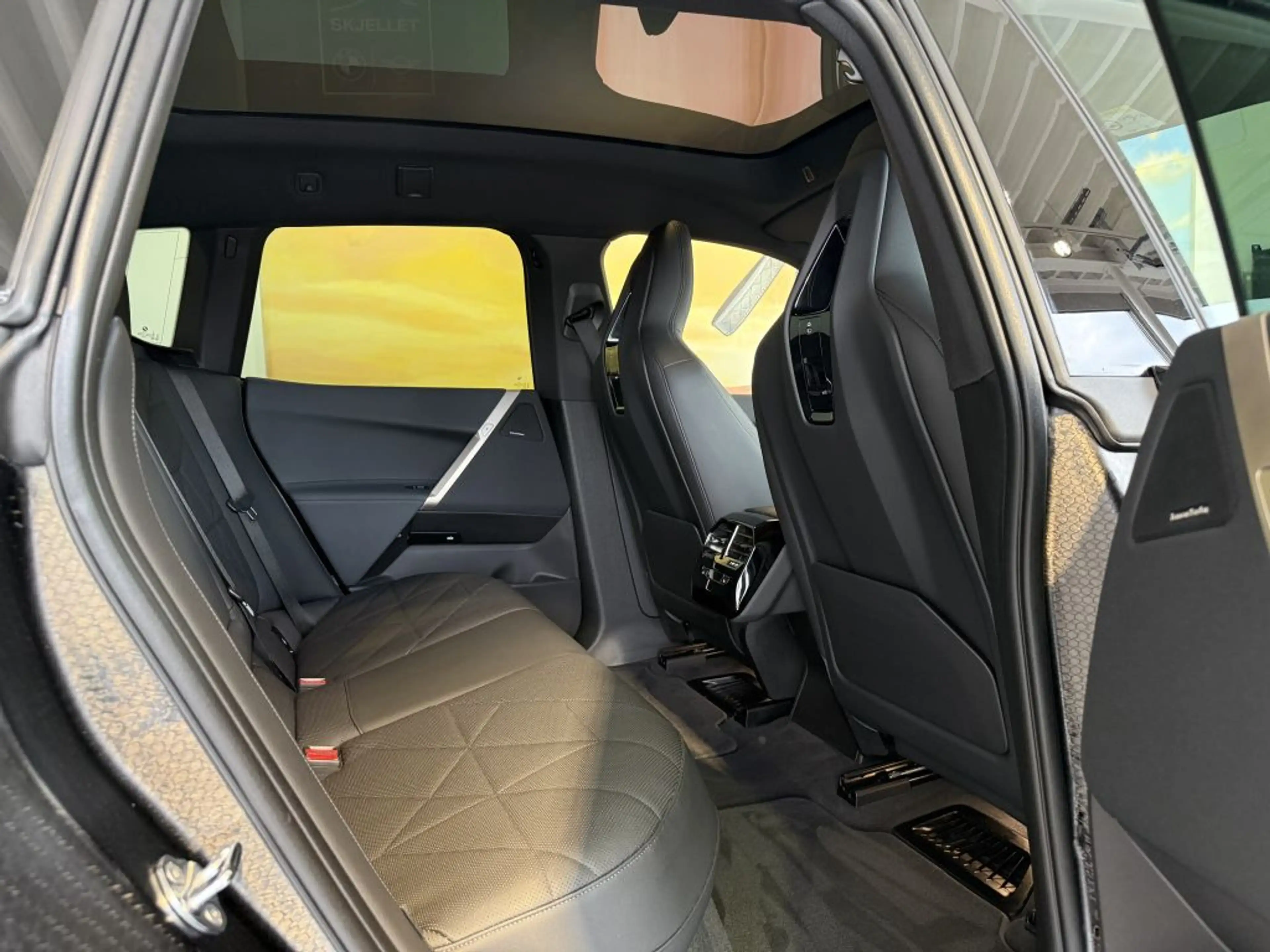 BMW iX xDr.50 SPORT PANO+SOFT+KAM360+ACC+AHK+21*+HARM — photo 10