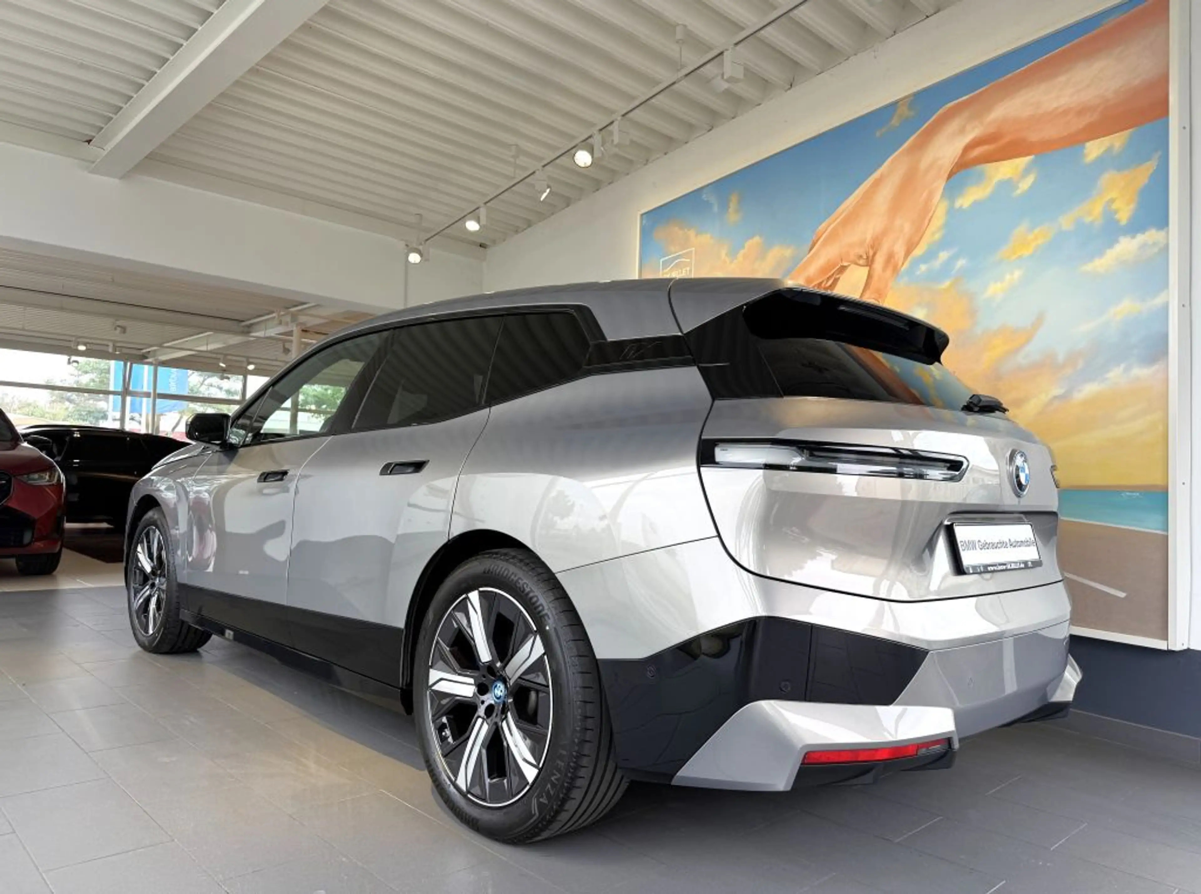 BMW iX xDr.50 SPORT PANO+SOFT+KAM360+ACC+AHK+21*+HARM — photo 7
