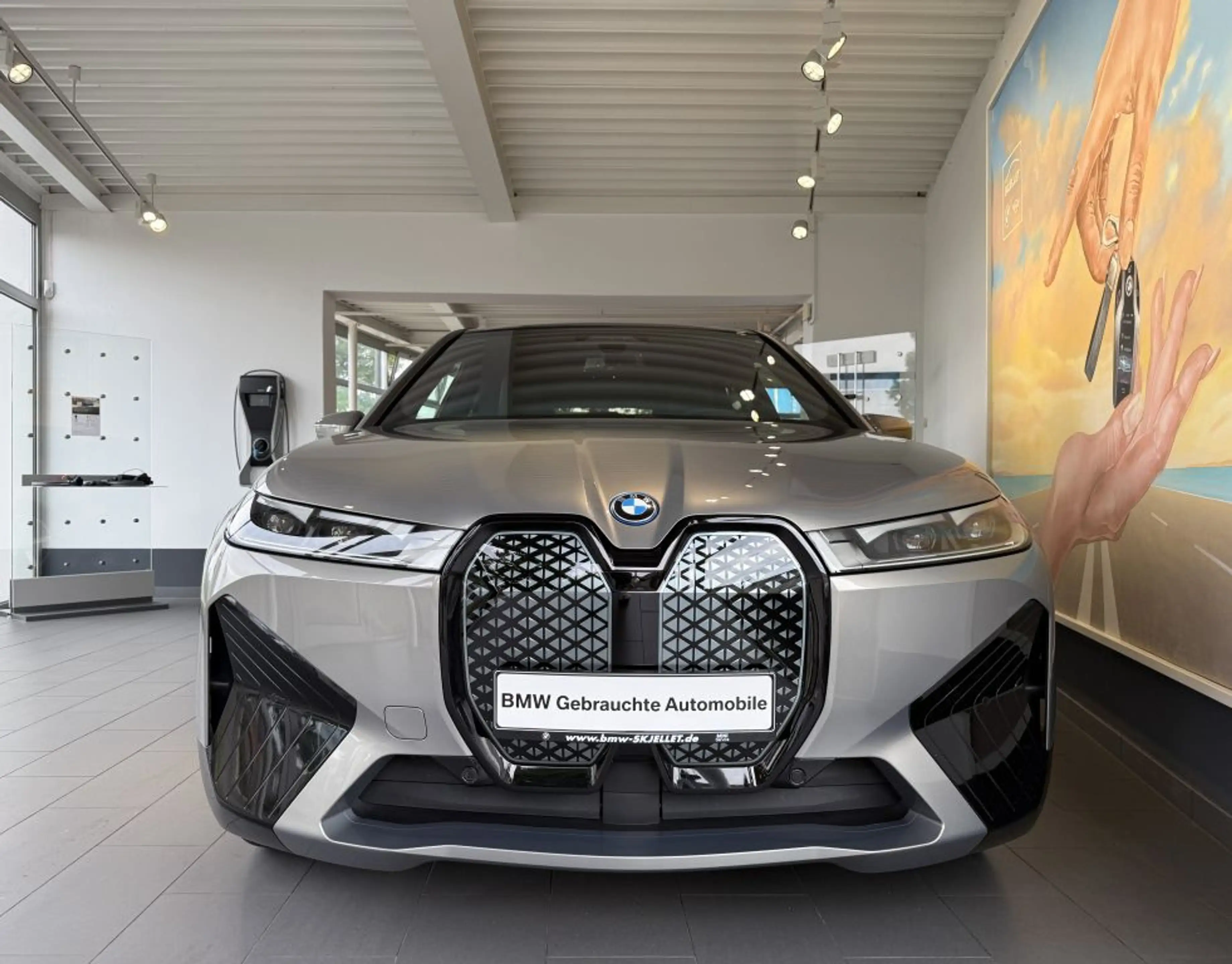 BMW iX xDr.50 SPORT PANO+SOFT+KAM360+ACC+AHK+21*+HARM — photo 11