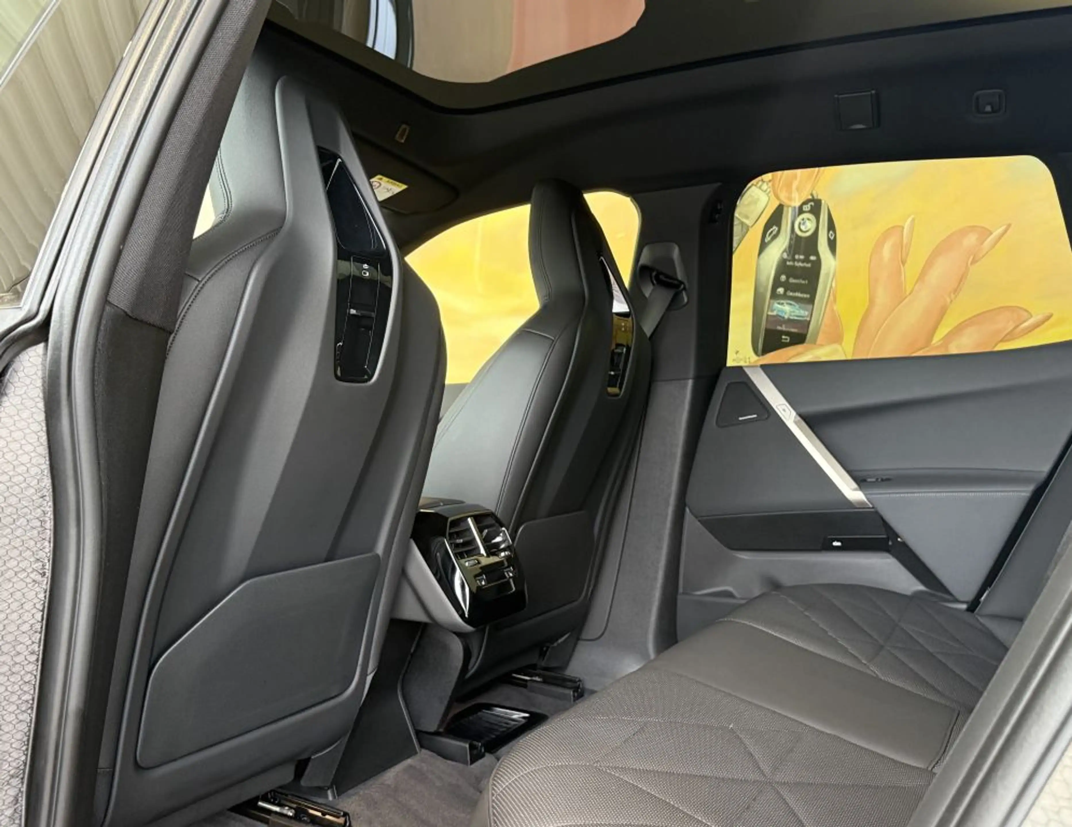 BMW iX xDr.50 SPORT PANO+SOFT+KAM360+ACC+AHK+21*+HARM — photo 9