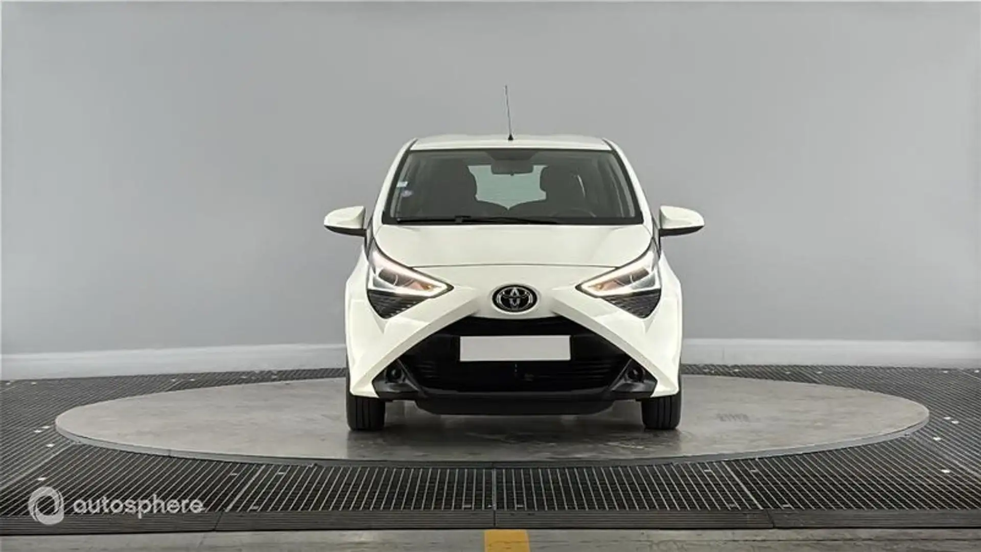 Toyota Aygo 1.0 VVT-i 72ch x-play 5p - 2