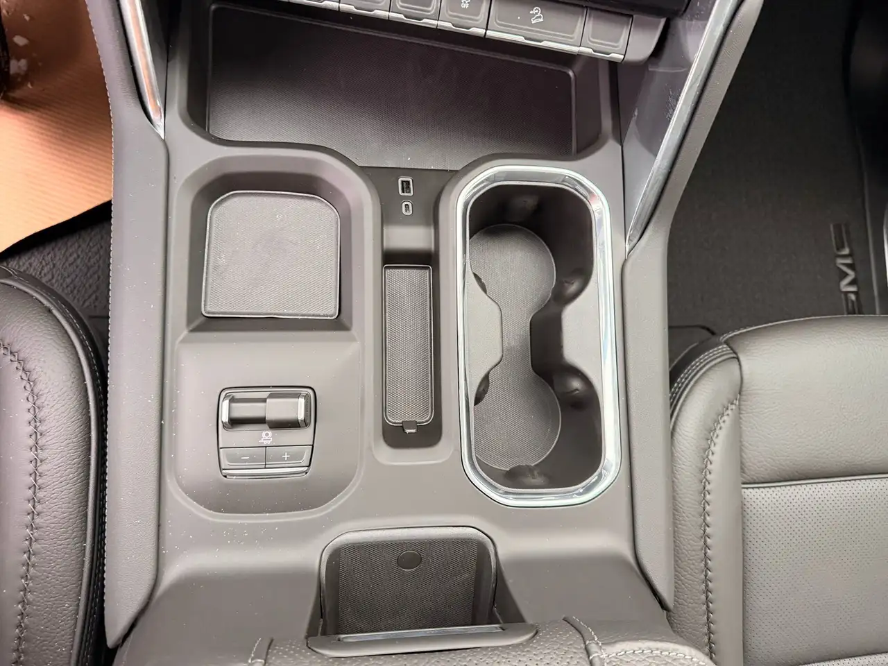 GMC Sierra 3500HD снимка GMC Sierra 3500HD