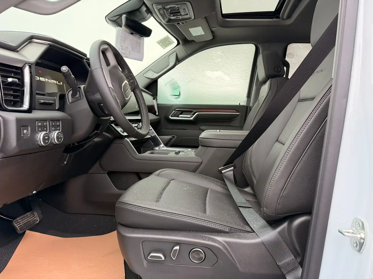 GMC Sierra 3500HD снимка GMC Sierra 3500HD