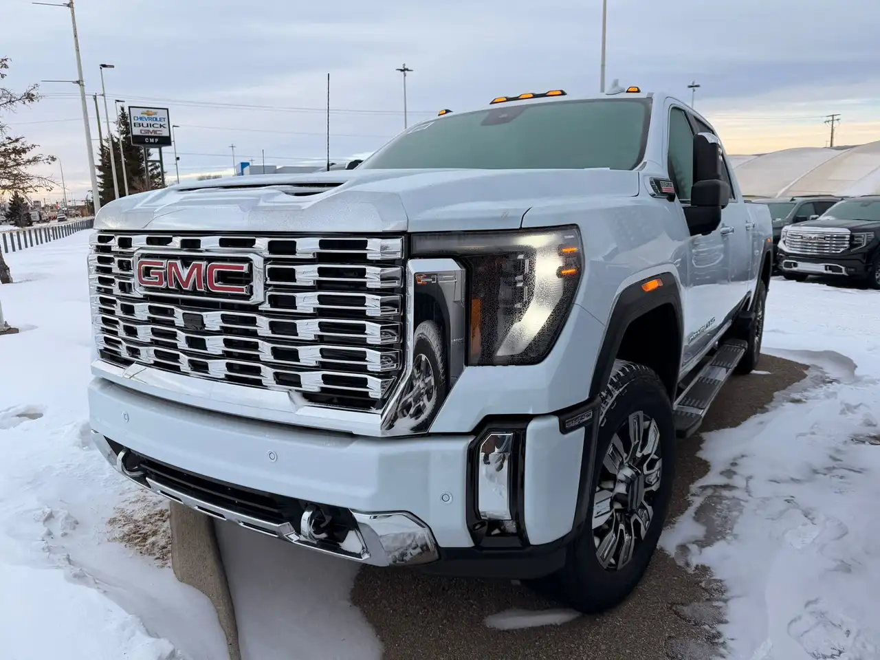 GMC Sierra 3500HD снимка GMC Sierra 3500HD