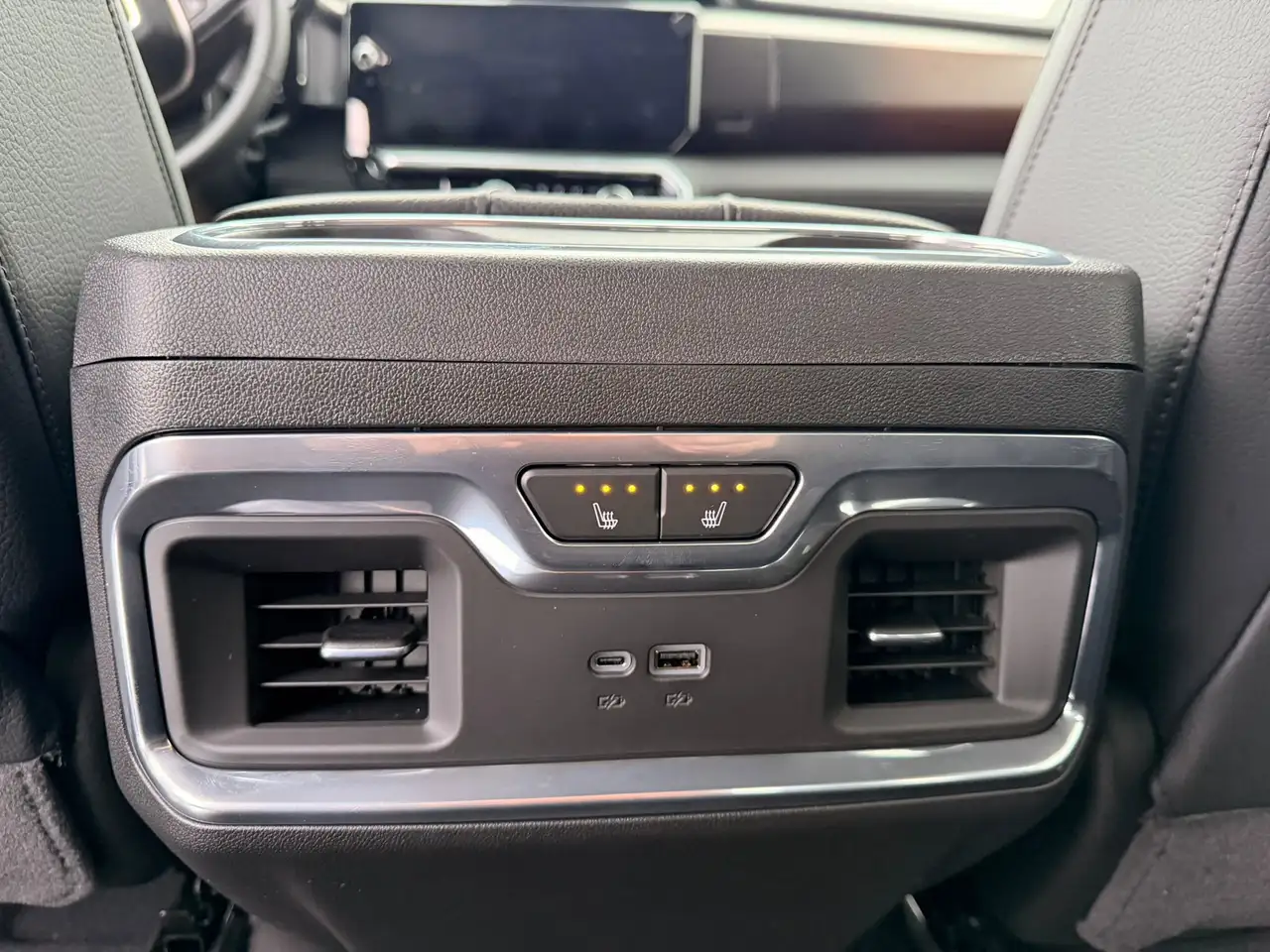 GMC Sierra 3500HD снимка GMC Sierra 3500HD