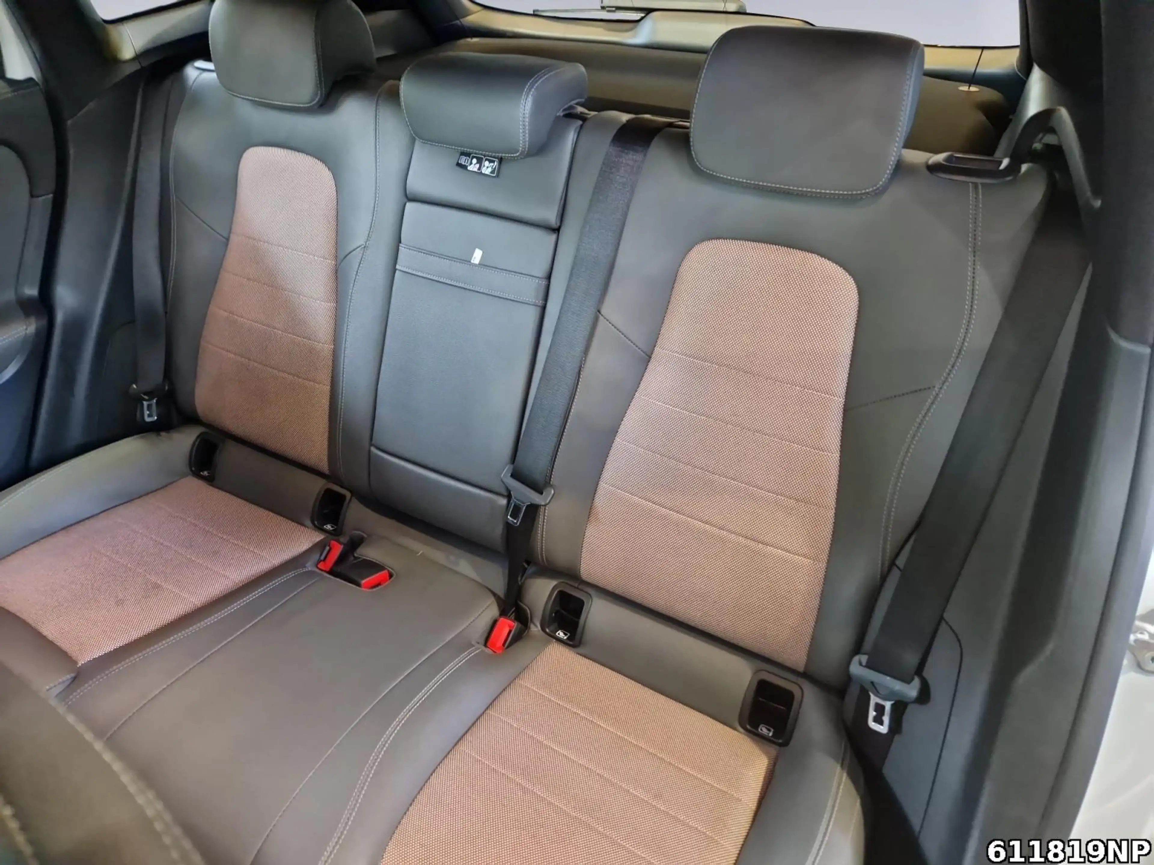 Mercedes-Benz EQA 250 Electric Art AHK Memory 360° Kamera — photo 12