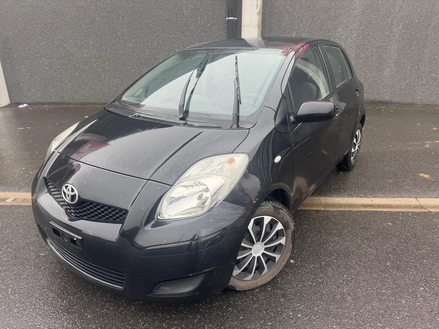 Toyota Yaris 1.4 D-4D Luna Prêt à immatriculer - 1