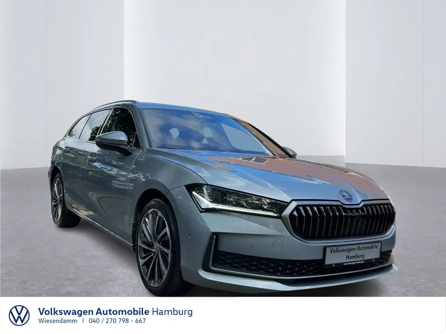 Skoda Superb Combi L&K 2.0 TDI DSG AHK/KAMERA/NAVI/ACC Silber - 1