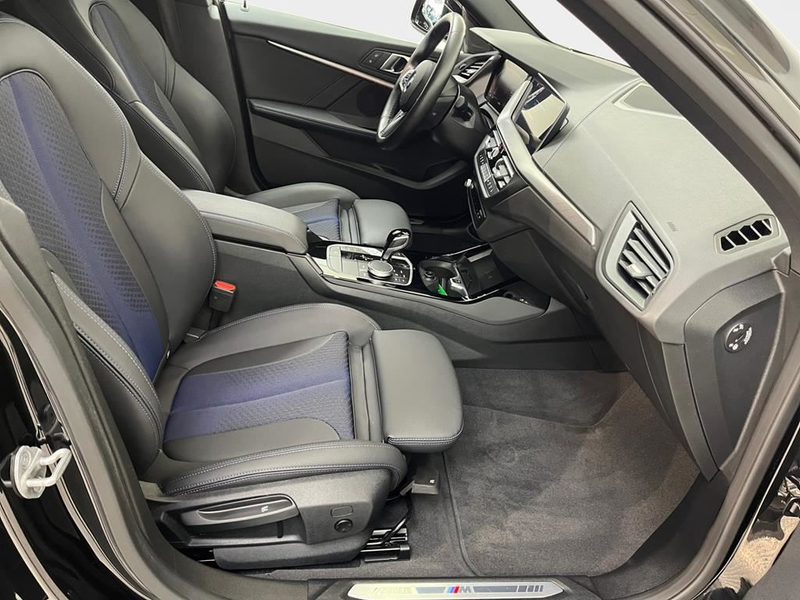 BMW 218 M Sport — photo 14
