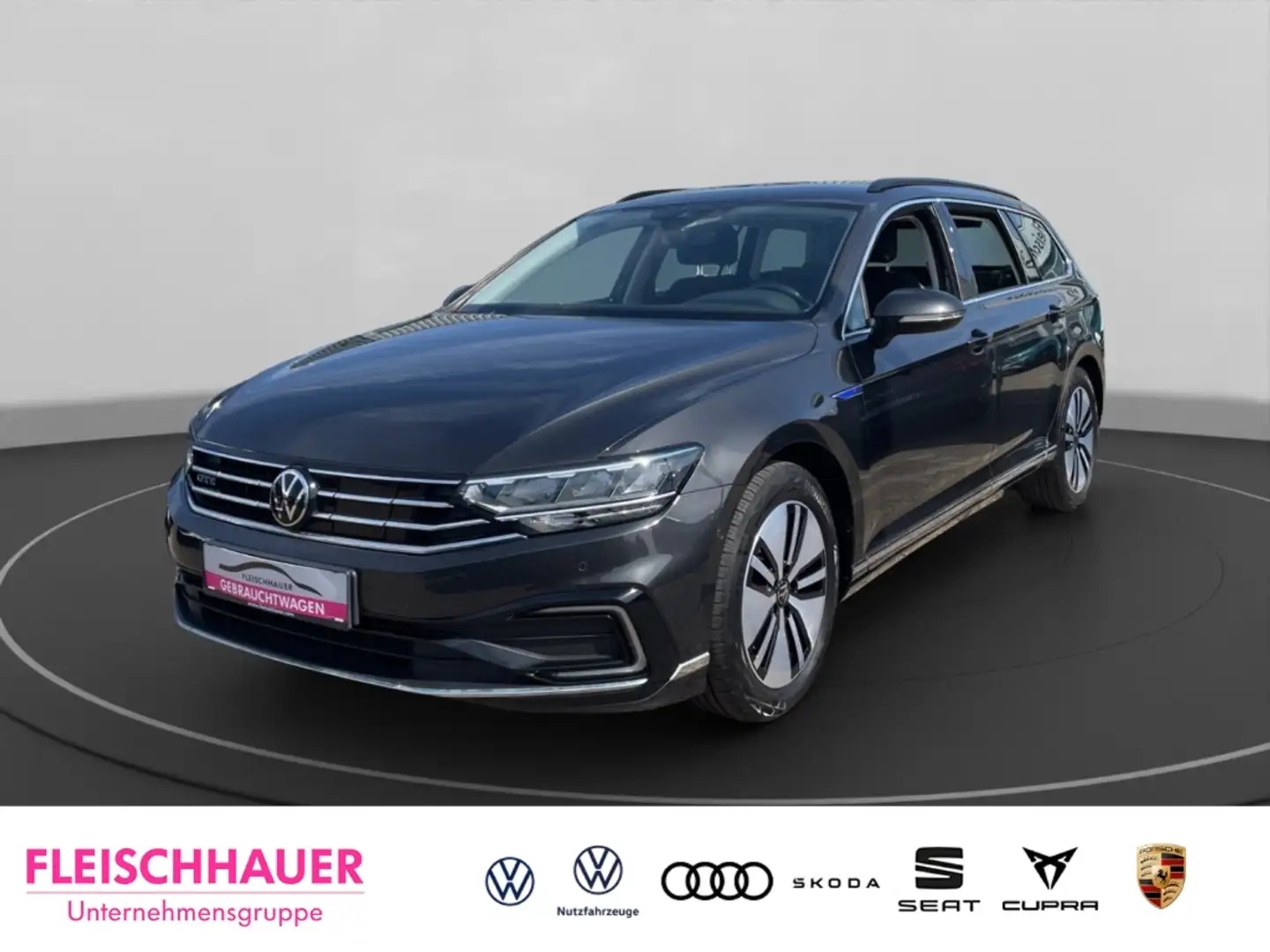 Volkswagen Passat GTE RFK Navi Massagesitze LED ACC 3-Zonen-Klimaaut Grau - 1